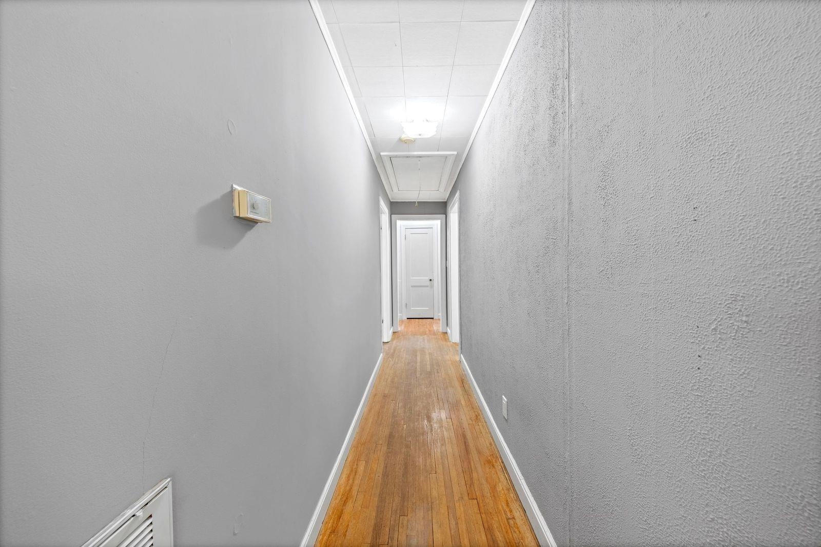 https://zimg.paragon.ice.com/ParagonImages/Property/PH/AABRKY/60691/12/0/0/7567689328d54ebfc768a3f4c6b54523/0/7b47027ecd5c85e162a26f15896b9ee2/60691-f40c9a10-07b5-4612-a62f-c17f54b9970b.JPG