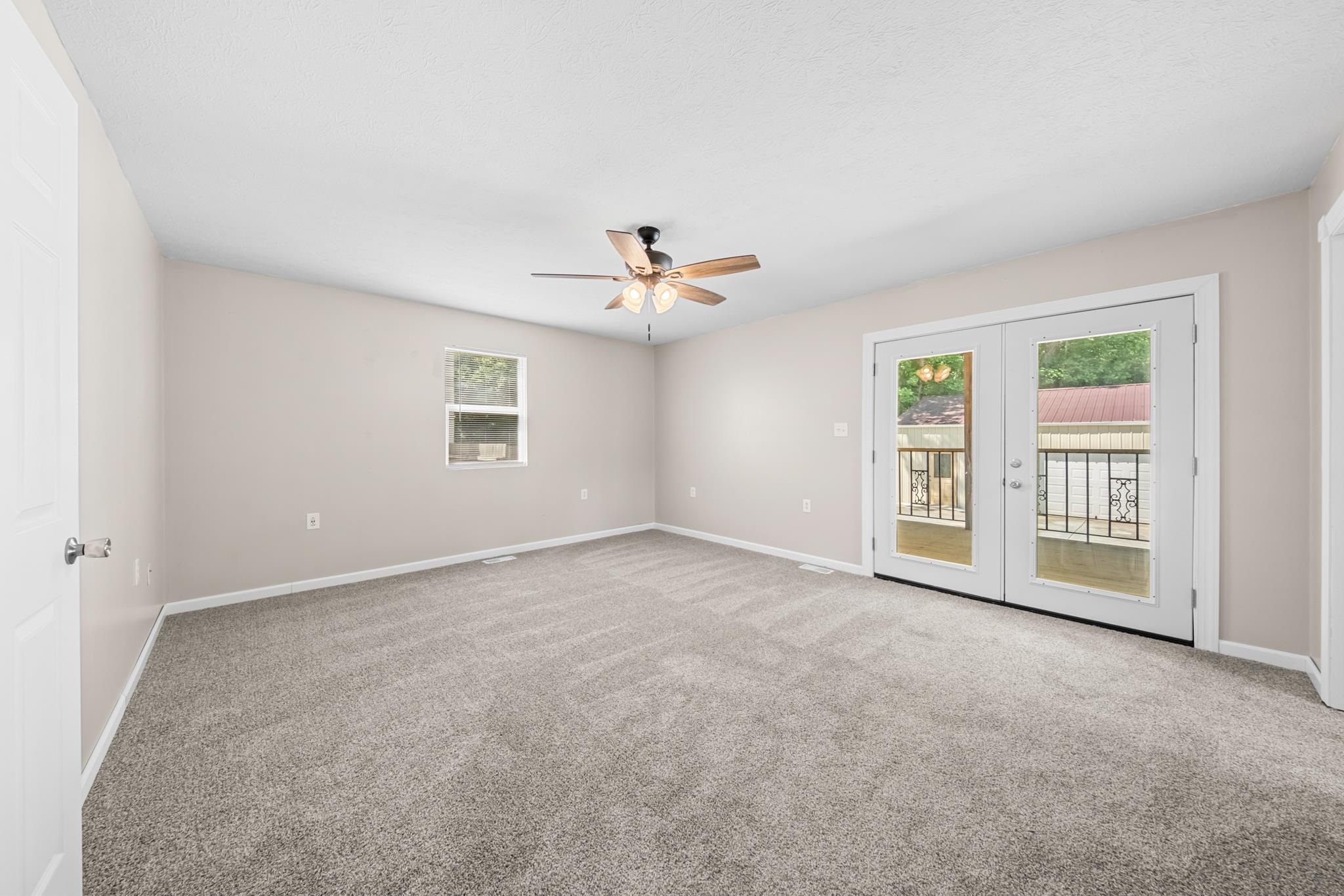 https://zimg.paragon.ice.com/ParagonImages/Property/PH/AABRKY/60692/11/0/0/b62feea1d59f286b1364c29945bfb948/0/3a2a07c1fce53bc8da838b5f0b8696b6/60692-0c91bd6c-8eeb-4200-b6f3-165e46f17c8a.JPG