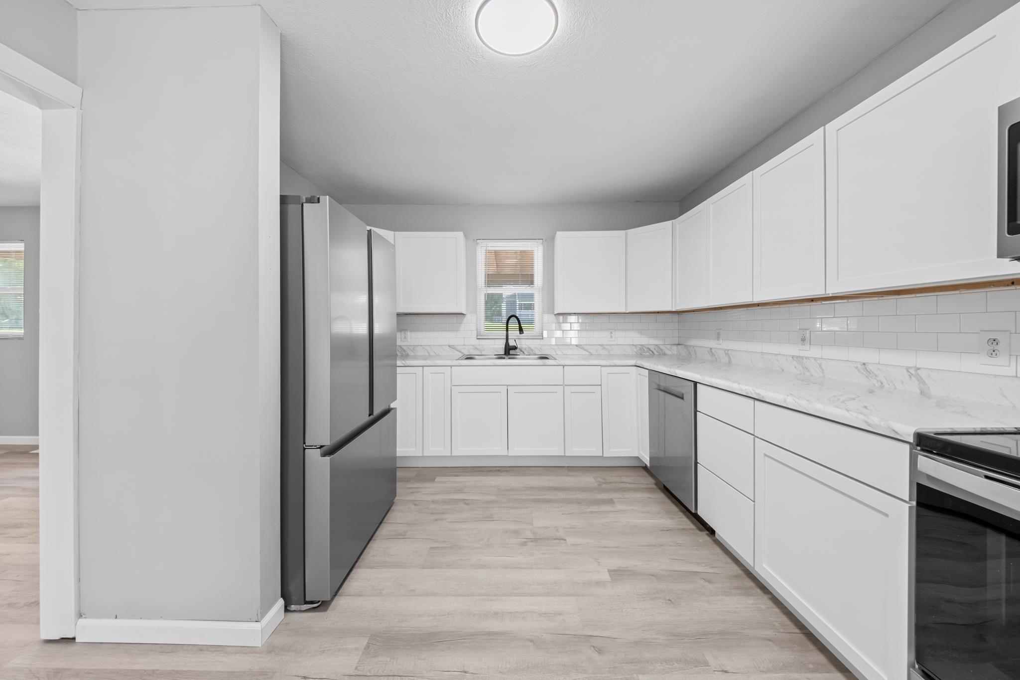 https://zimg.paragon.ice.com/ParagonImages/Property/PH/AABRKY/60692/6/0/0/502852c88842a9eee9d11475fb631e8c/0/3a2a07c1fce53bc8da838b5f0b8696b6/60692-fb8d613b-2d2e-49ac-95f2-79a432d0947f.JPG