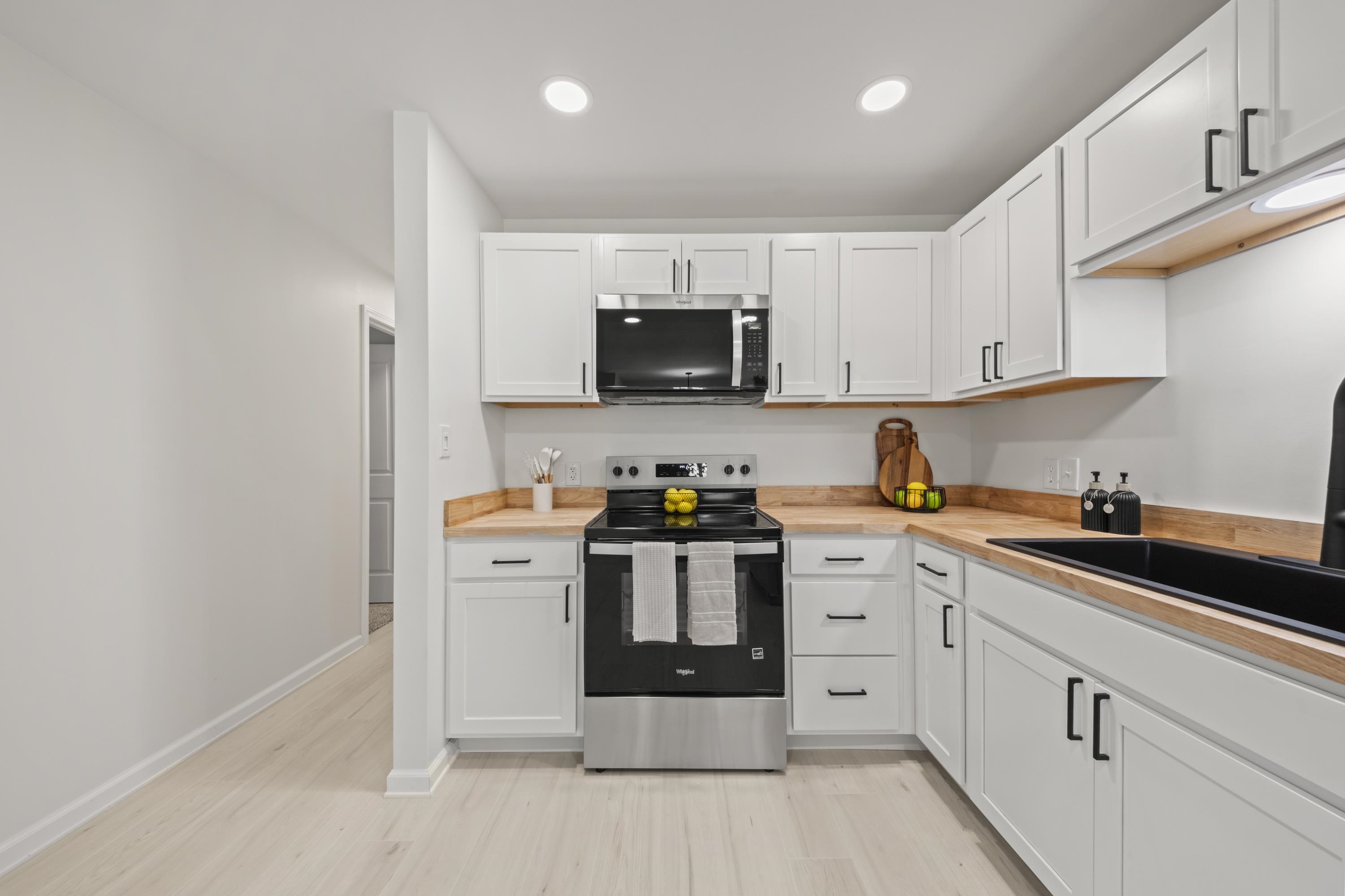 https://zimg.paragon.ice.com/ParagonImages/Property/PH/AABRKY/60693/11/0/0/3d02039e9ad15f9c46db7430e9f85e76/0/78d838aef51625a426160bf6641835b2/60693-83e66325-12b0-438a-805e-c1e8a4940801.JPG