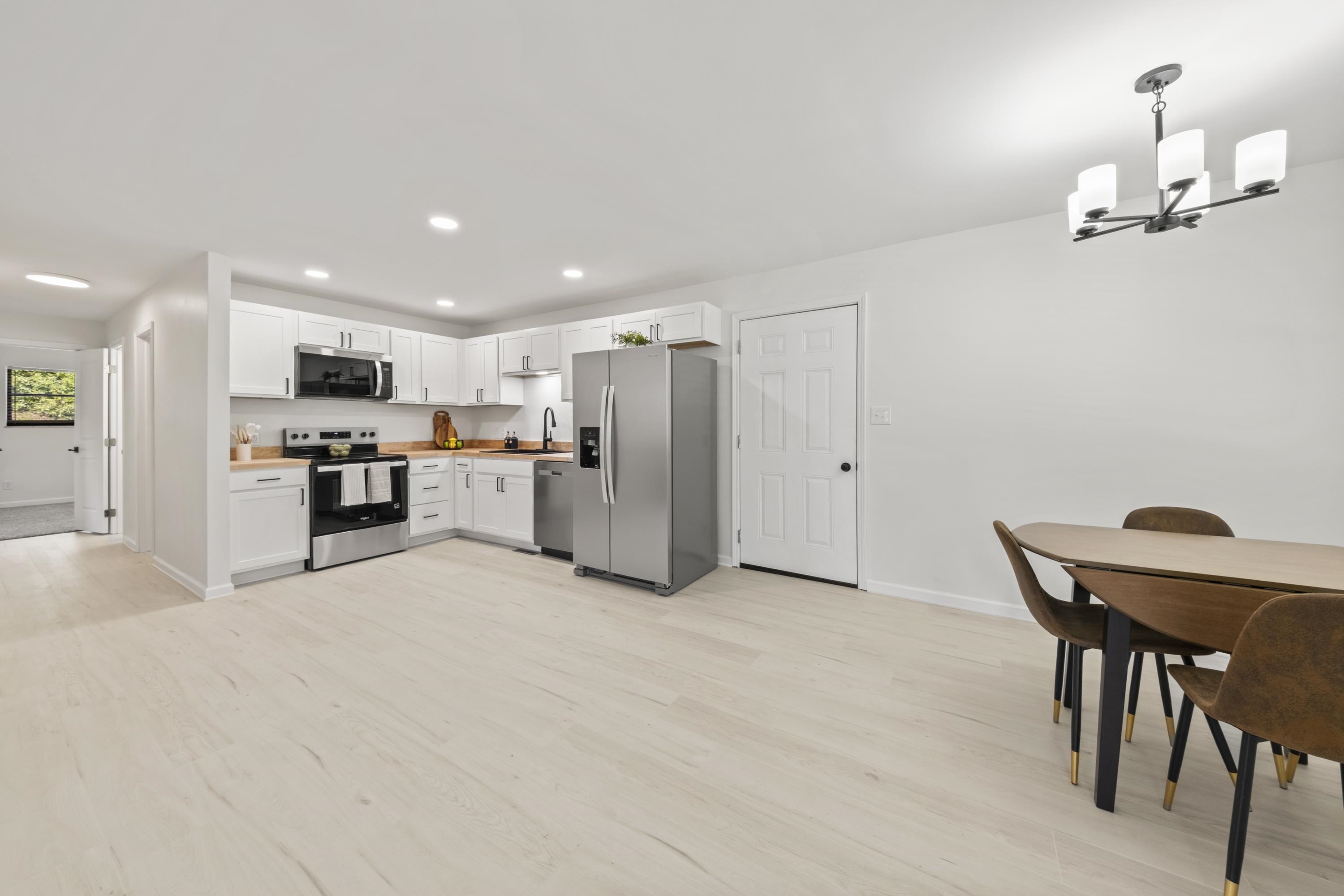 https://zimg.paragon.ice.com/ParagonImages/Property/PH/AABRKY/60693/5/0/0/f7740c87513b668469e00011195f4ae0/0/78d838aef51625a426160bf6641835b2/60693-57aef829-cb5e-4840-a4e2-8c5cc96f0fa9.JPG