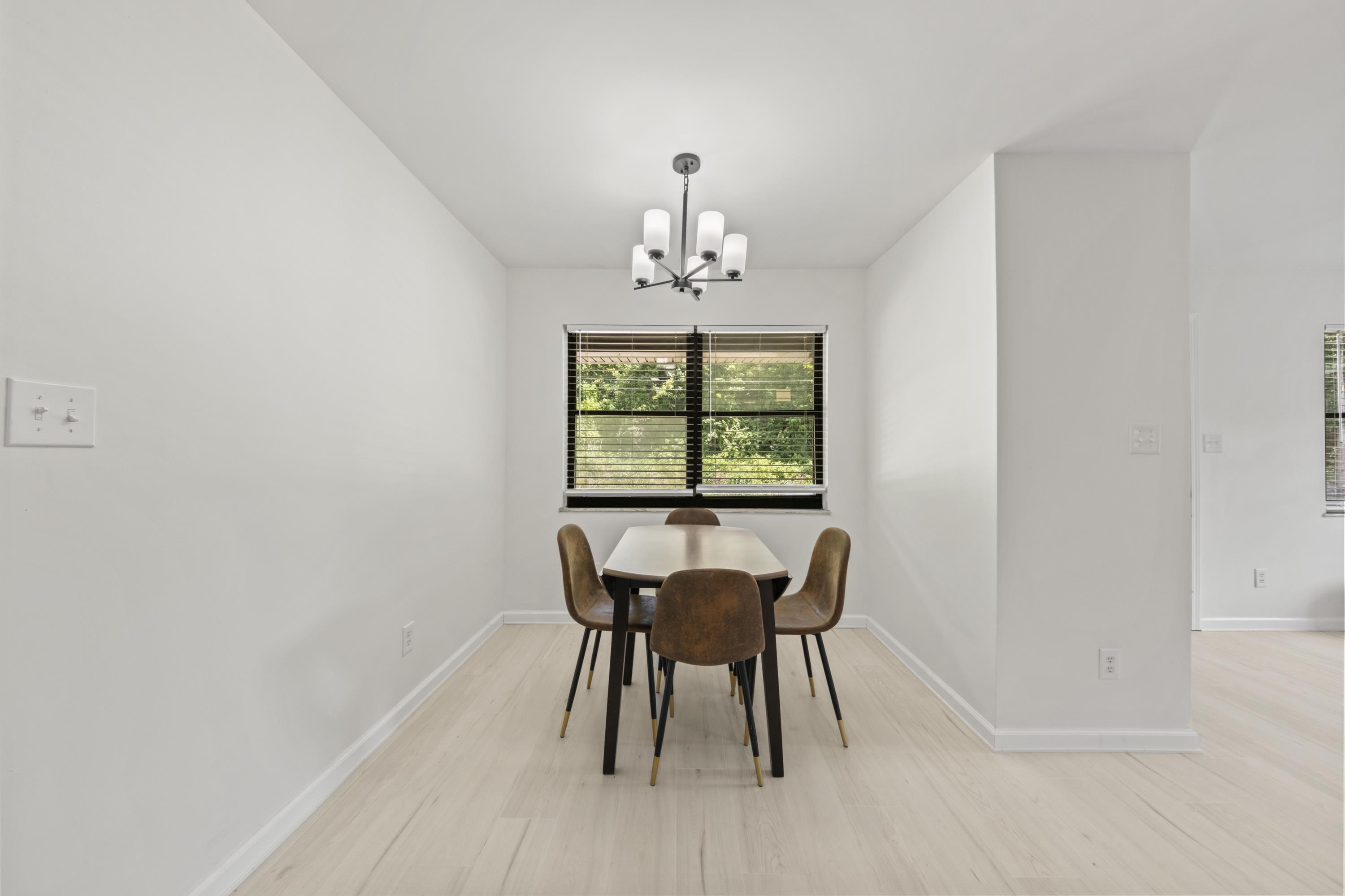 https://zimg.paragon.ice.com/ParagonImages/Property/PH/AABRKY/60693/7/0/0/ec146ea8eb44e1f7593e10a0b809bf6a/0/78d838aef51625a426160bf6641835b2/60693-ce65cc49-2d3c-4653-815e-d5da1e278a83.JPG