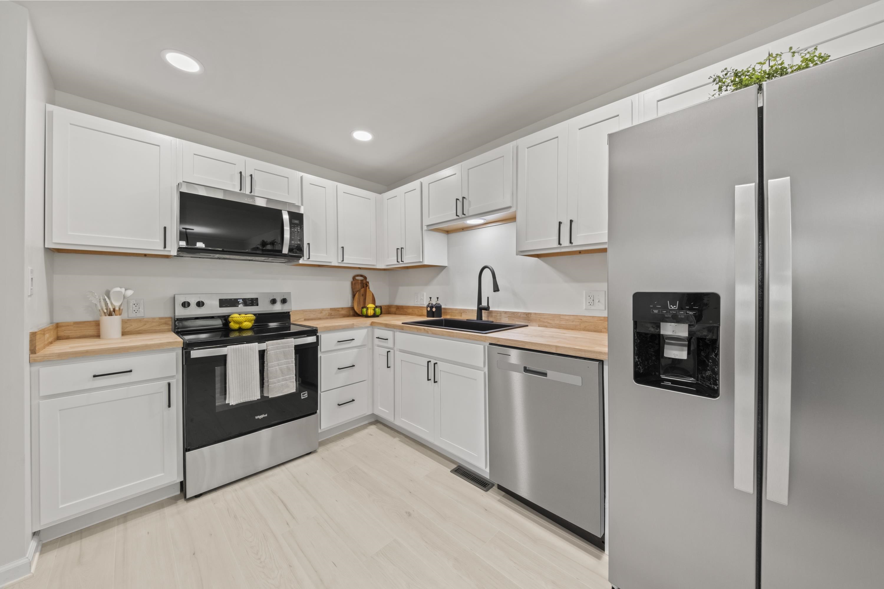 https://zimg.paragon.ice.com/ParagonImages/Property/PH/AABRKY/60693/9/0/0/c2de87328400911b1f278c666b4c38f3/0/78d838aef51625a426160bf6641835b2/60693-66584099-42b3-4176-a29c-93809c6f61ea.JPG