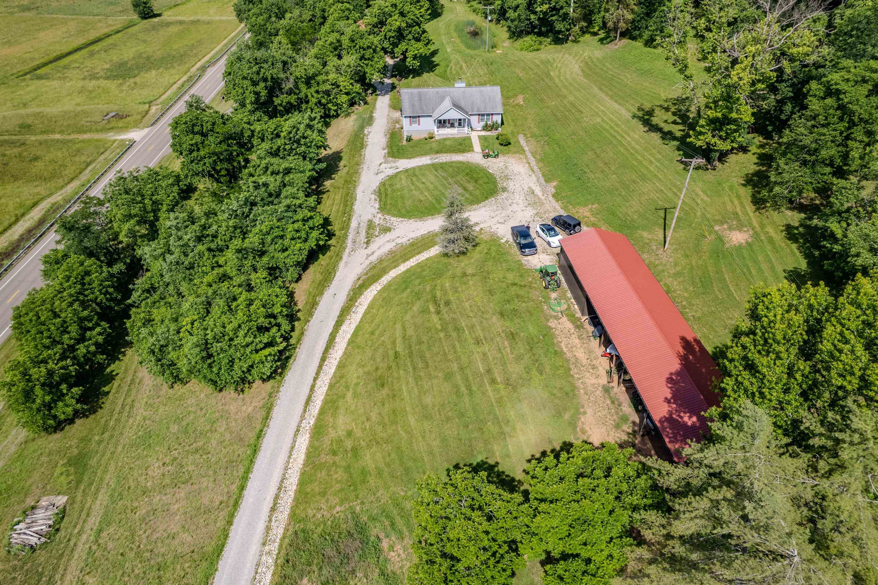 https://zimg.paragon.ice.com/ParagonImages/Property/PH/AABRKY/60695/1/0/0/83235277daa2c34b6d94ccced48f5b0d/0/6ea332e95232c7404cb0d602c47aa124/60695-a51f606e-bc14-4b3f-8694-eea6ab1bfc2c.JPG