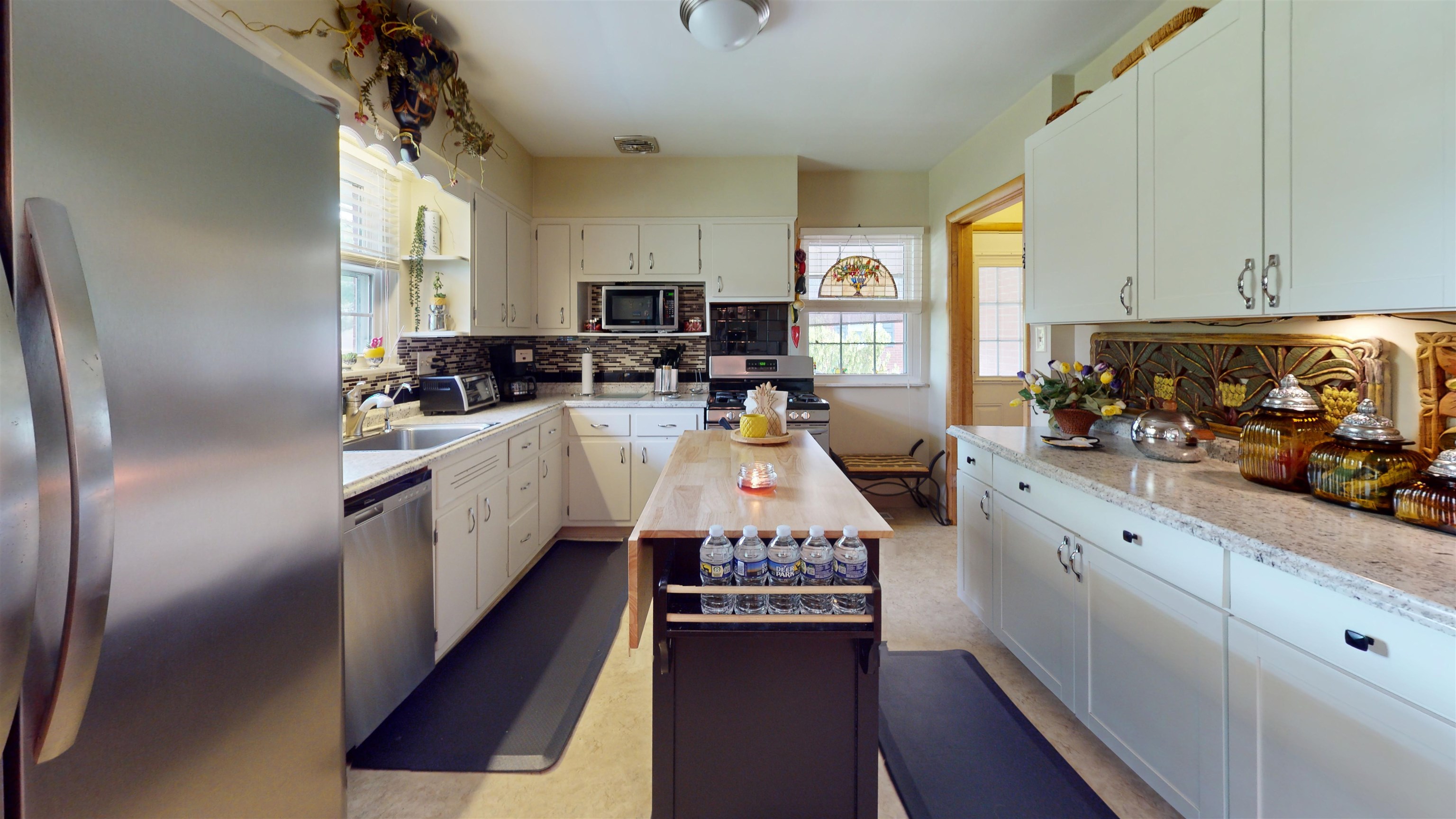 https://zimg.paragon.ice.com/ParagonImages/Property/PH/AABRKY/60696/9/0/0/fdabd3a7af36b64bdb87bddd4898b1ab/0/b6a3de0ca525f67acc2dc73b95bfdf8f/60696-9786eb3f-5bd6-4a24-9155-bb219bd21c7c.JPG