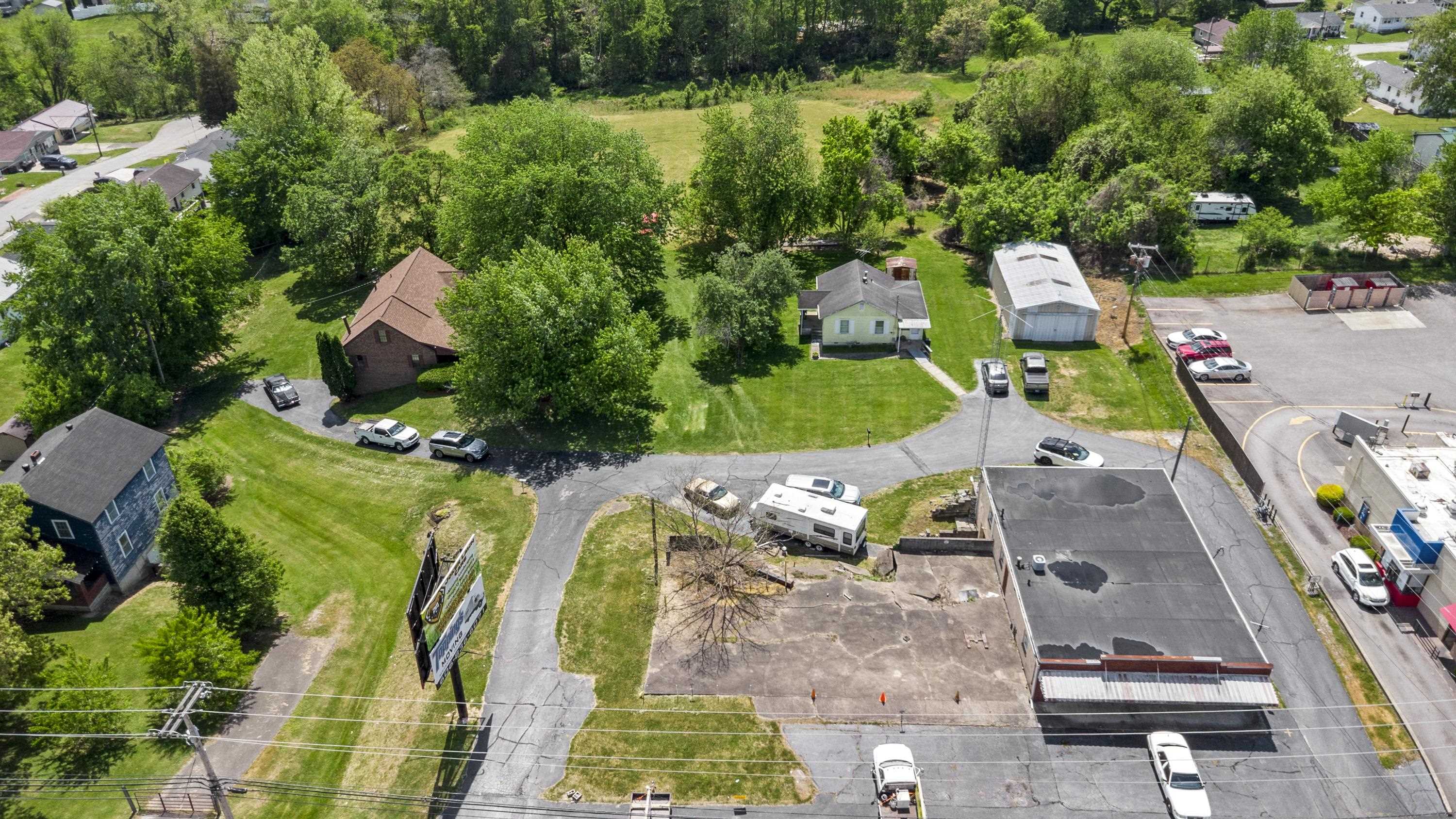 https://zimg.paragon.ice.com/ParagonImages/Property/PH/AABRKY/60697/5/0/0/822a0d48ca7db5545be9cec276341165/0/de511bbb3dfe8ae5ac6ee1616919202c/60697-aa828544-693b-4dd8-95bd-d9db32b3e350.JPG