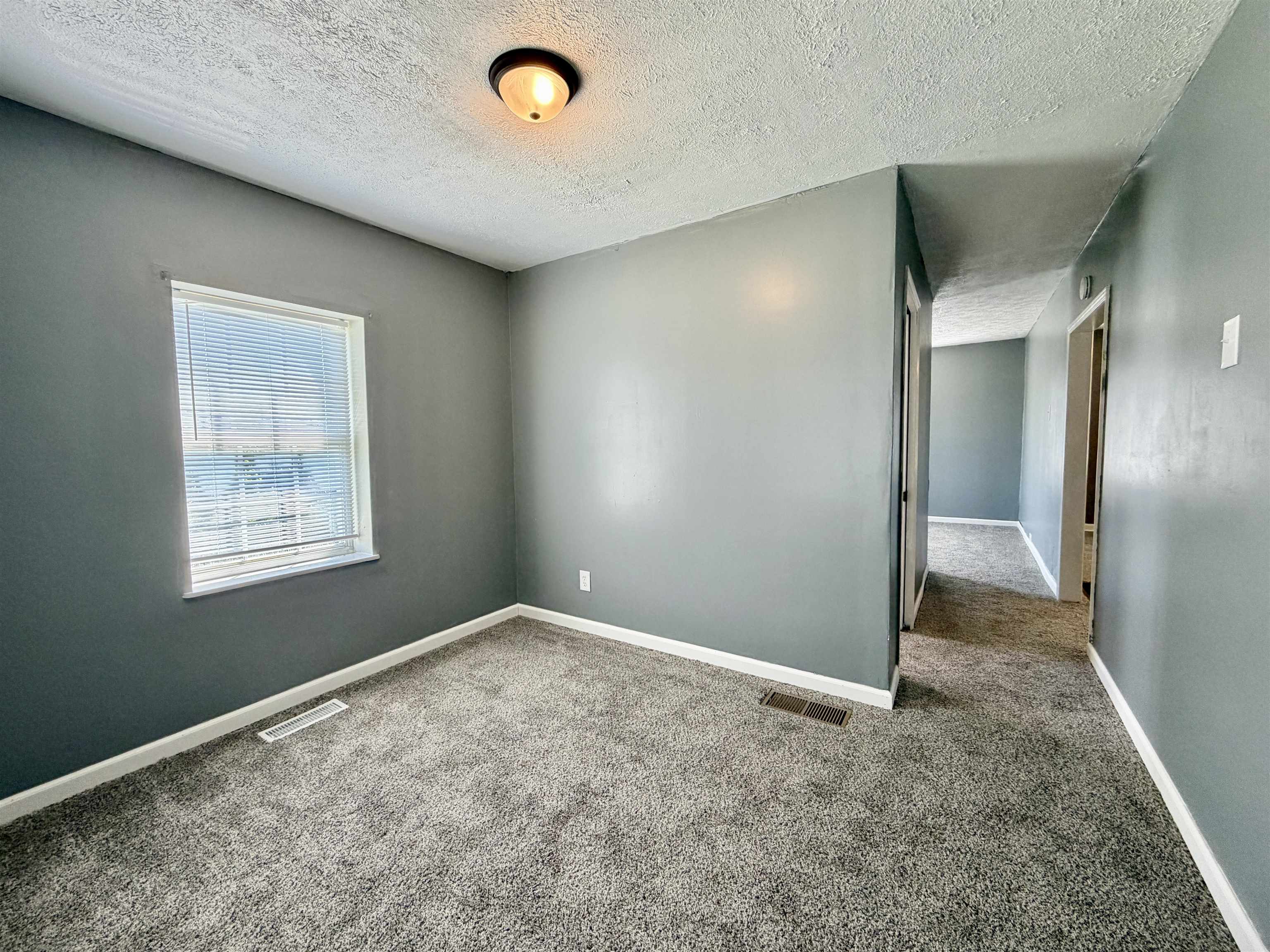 https://zimg.paragon.ice.com/ParagonImages/Property/PH/AABRKY/60715/10/0/0/8188e028d1da50e32695681cb0b653fb/0/3c51ce636e273d9911f1bfb6f4898892/60715-32d4203d-ada1-4a3b-9a9e-33027e64802e.JPG