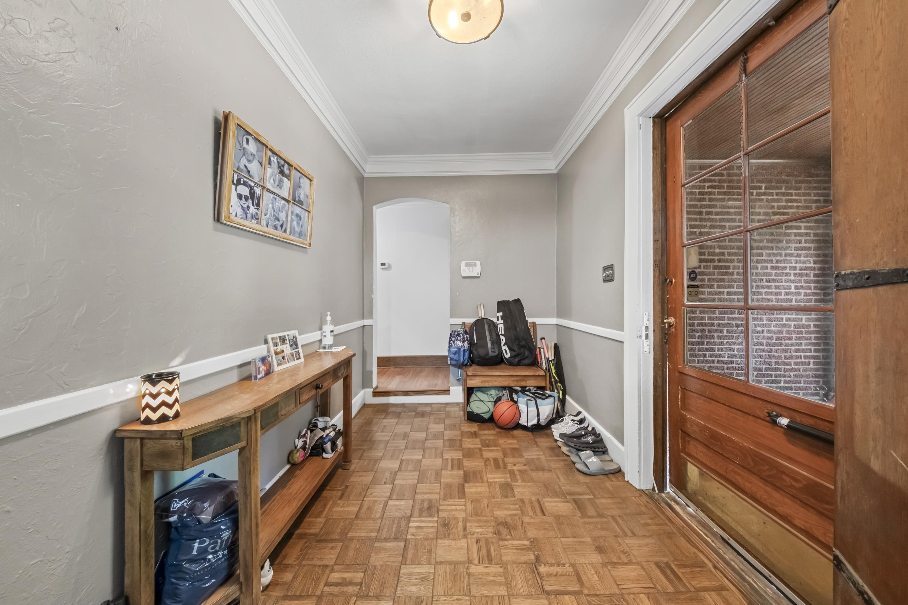 https://zimg.paragon.ice.com/ParagonImages/Property/PH/AABRKY/60719/1/0/0/f5d729ae2e184ad217cc21bfc8bbe501/0/c0d955225beb9be1e684e21fa1707a63/60719-5dcc24e0-b1d8-4b2c-9e7c-0f0a4a432463.JPG