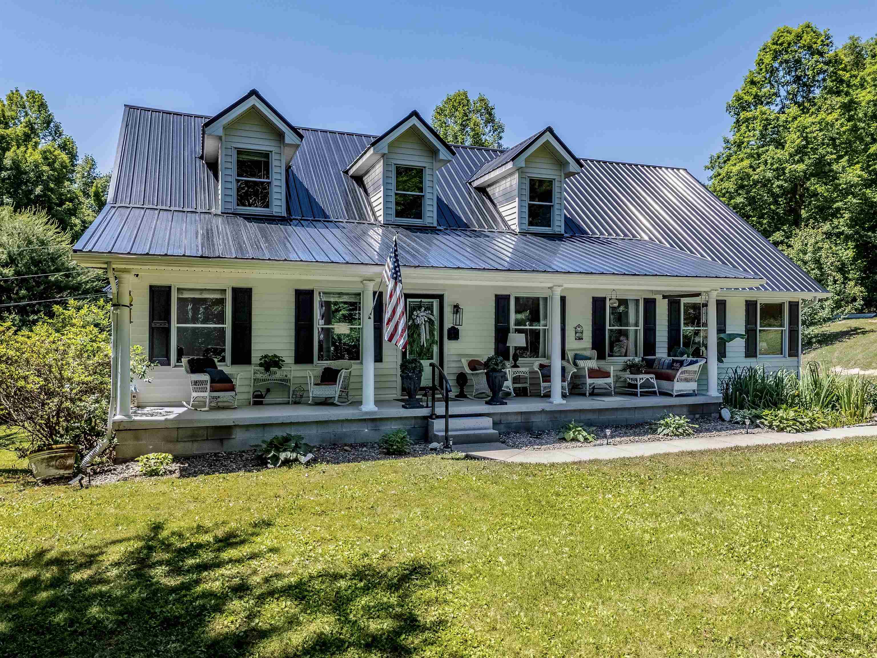 https://zimg.paragon.ice.com/ParagonImages/Property/PH/AABRKY/60722/1/0/0/2d2923dc39784d14b780c38d7dab1abb/0/3b166b500df1fc6e804b128ee7a190dd/60722-42f2f459-31a5-4292-9448-3899dacbddeb.JPG