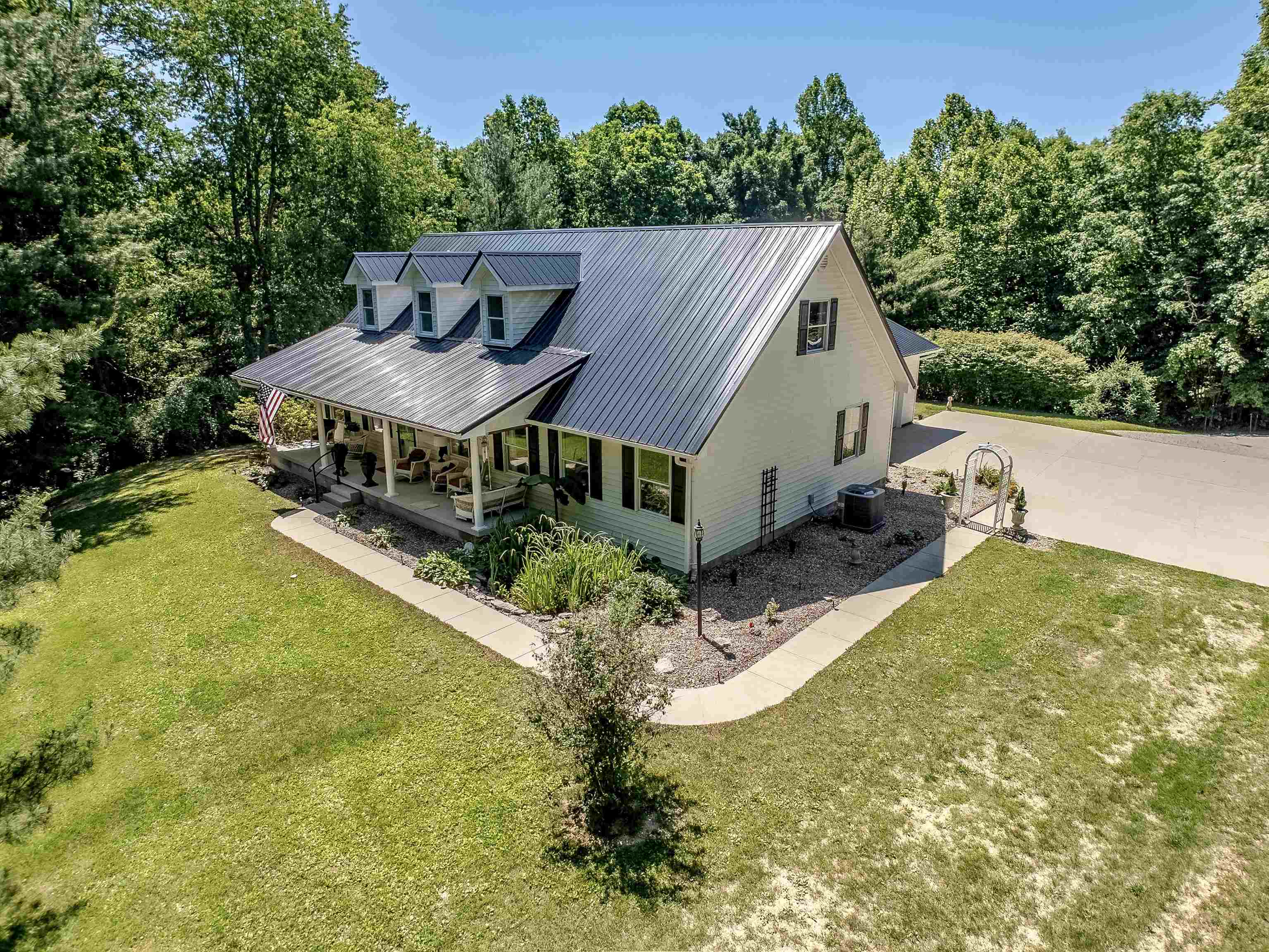 https://zimg.paragon.ice.com/ParagonImages/Property/PH/AABRKY/60722/4/0/0/66e23be989723211bd661239c06b4b63/0/3b166b500df1fc6e804b128ee7a190dd/60722-ba1fc343-6206-42bf-8090-f988ee5b1824.JPG