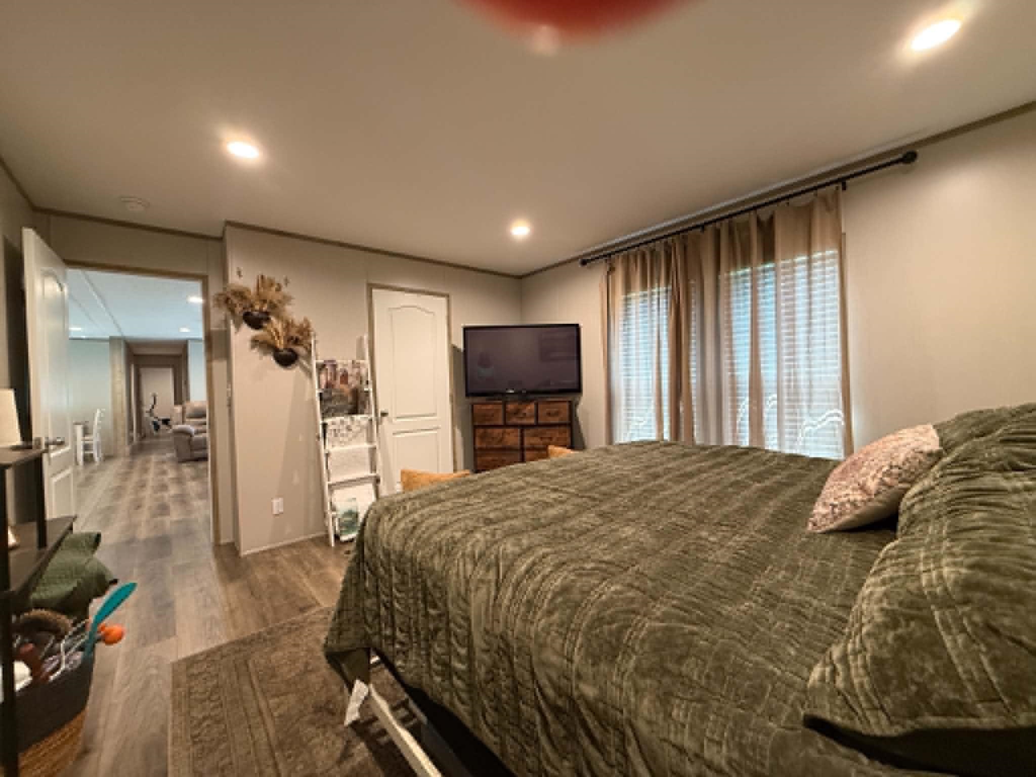 https://zimg.paragon.ice.com/ParagonImages/Property/PH/AABRKY/60733/11/0/0/2a2c82c1235b84df0e57369b628186e7/0/9900bfb2a6a2c0b411927123f0adf4e1/60733-82769f27-f149-4c9f-ad57-1576f175a92d.JPG