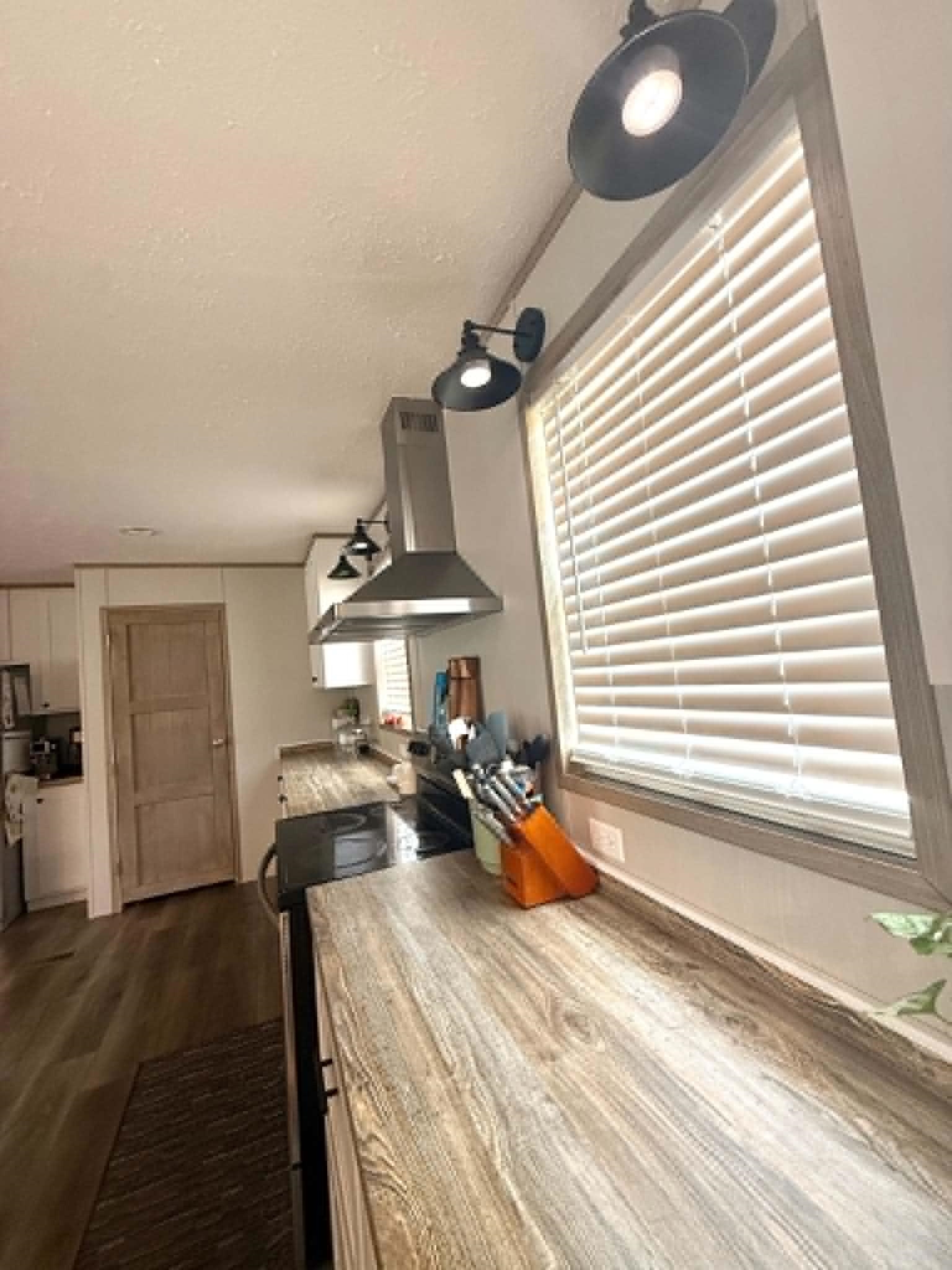 https://zimg.paragon.ice.com/ParagonImages/Property/PH/AABRKY/60733/5/0/0/fb8b948b0d123eb9f1618afe654af1a0/0/9900bfb2a6a2c0b411927123f0adf4e1/60733-a17f2fbf-0b7a-4486-b46a-f6b8bb0e6297.JPG
