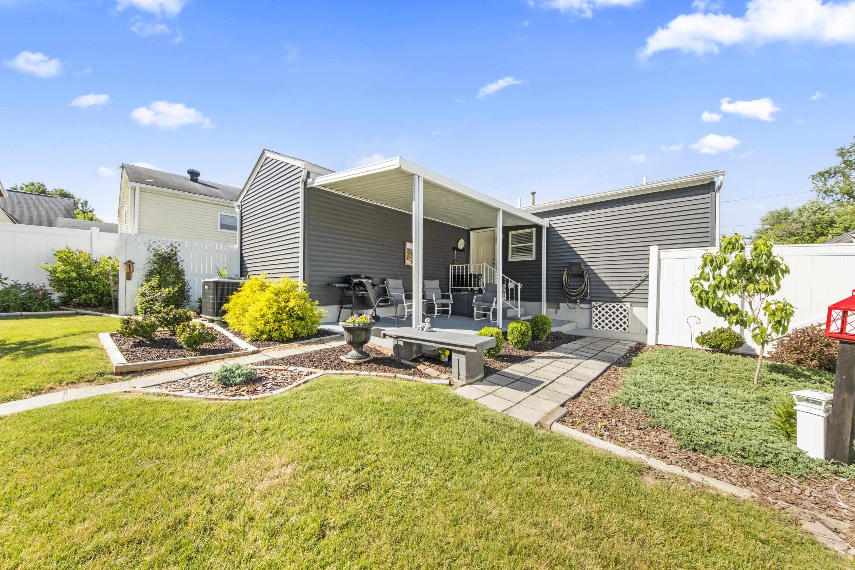 https://zimg.paragon.ice.com/ParagonImages/Property/PH/AABRKY/60742/6/0/0/f5ea76c36382a6051787bdaab13135ab/0/b5af3fddde7dab9748bc5496abf11bbb/60742-de44b884-3907-4e0e-8055-97f1ef35f083.JPG