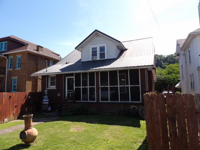 https://zimg.paragon.ice.com/ParagonImages/Property/PH/AABRKY/60743/2/0/0/a7a1e6922695f0b6d59e7f676b7cda46/0/a0d8b4968b23d408234bc1b70a3293c4/60743-1a8ba96d-4079-4035-b8db-0f3d14418f2a.JPG