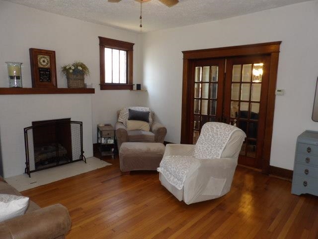 https://zimg.paragon.ice.com/ParagonImages/Property/PH/AABRKY/60743/7/0/0/762de8bd2f49065f0b14dc70b89d6fa6/0/a0d8b4968b23d408234bc1b70a3293c4/60743-f90e8dfb-45e7-47b3-ab51-dd555d548c6c.JPG