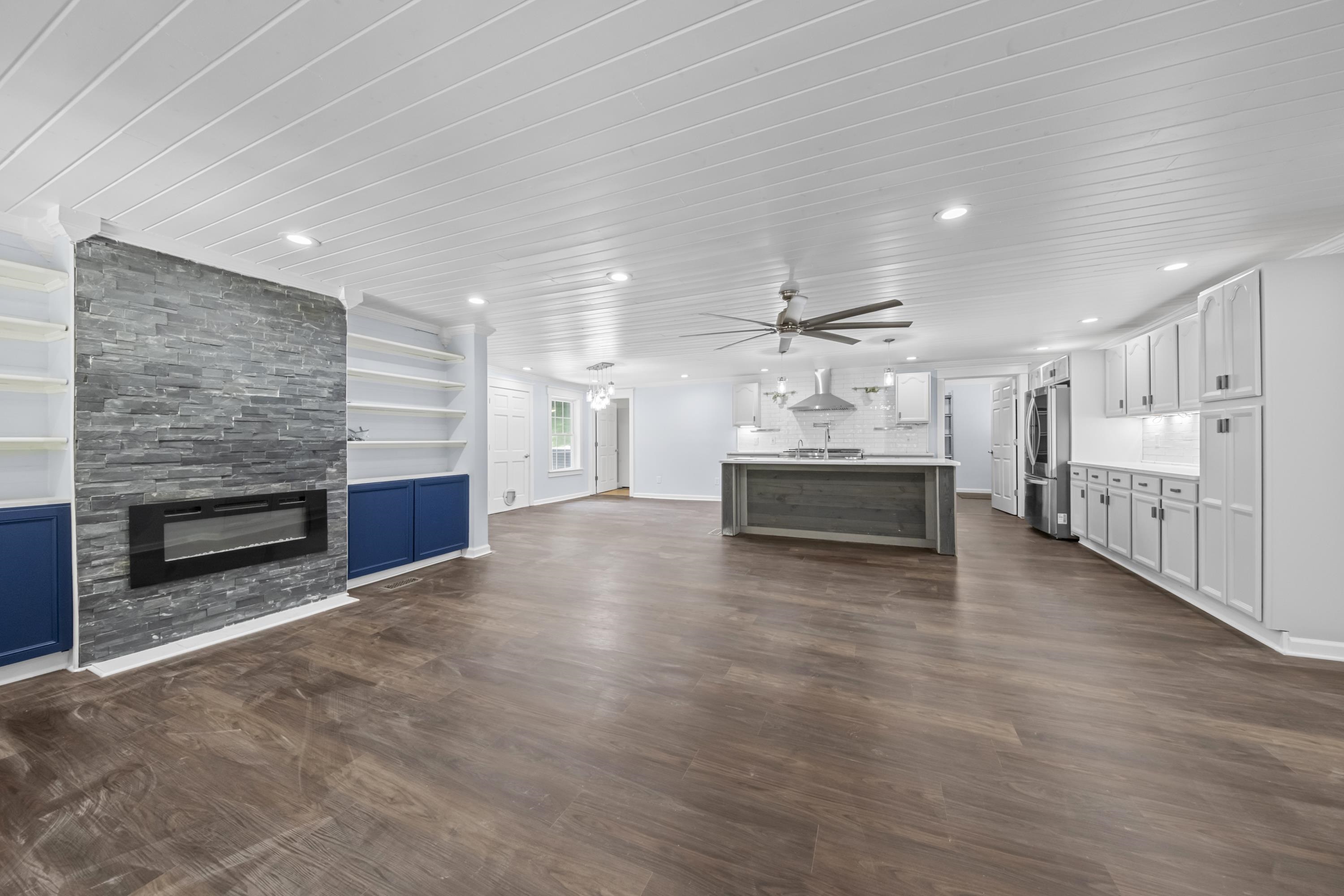 https://zimg.paragon.ice.com/ParagonImages/Property/PH/AABRKY/60755/1/0/0/a64ef5c2e86586411ed4d19b869bc1ed/0/02c502bd6159d25fa85e1c6ba887e721/60755-e1c6fce7-913e-4b25-8e64-72cb64f7e4af.JPG
