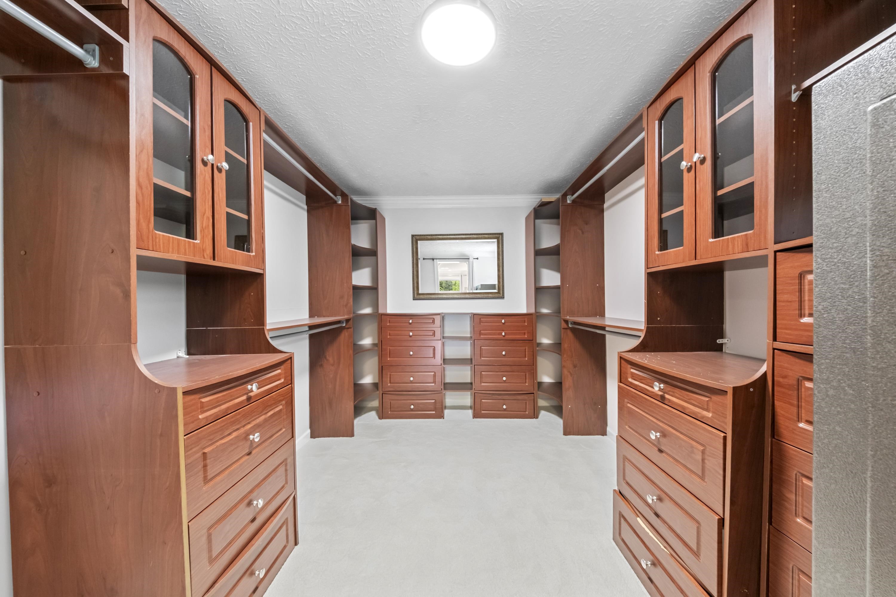 https://zimg.paragon.ice.com/ParagonImages/Property/PH/AABRKY/60755/12/0/0/62492f61cfd92f6365e317eb2724fbc4/0/02c502bd6159d25fa85e1c6ba887e721/60755-ee7ddf40-97ad-4d90-a0af-1f202d98f4f7.JPG