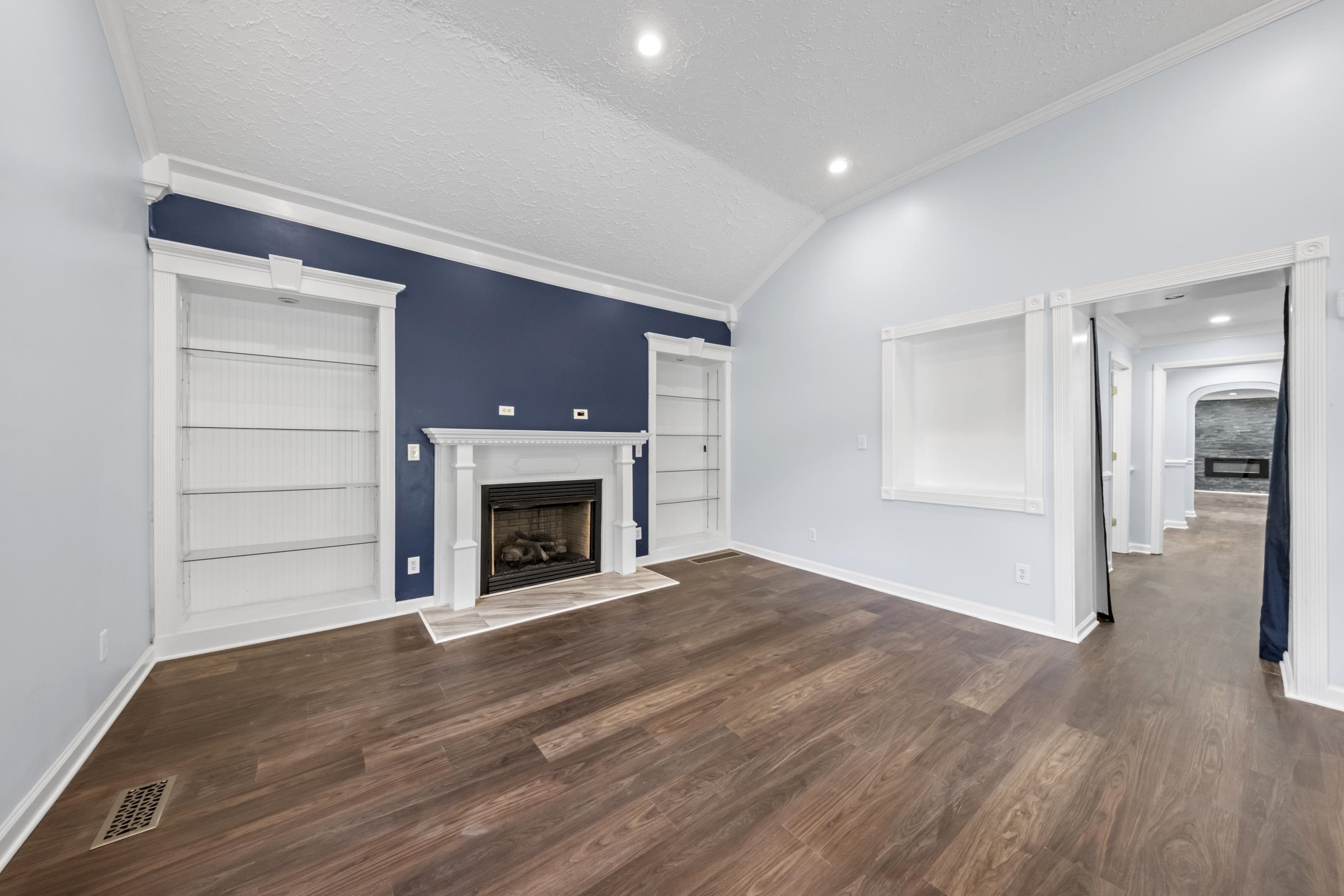 https://zimg.paragon.ice.com/ParagonImages/Property/PH/AABRKY/60755/13/0/0/d5ead30d4460d7a346cfacdb70541834/0/02c502bd6159d25fa85e1c6ba887e721/60755-ea5284e2-fcd7-45fe-8e6e-97555f879a70.JPG