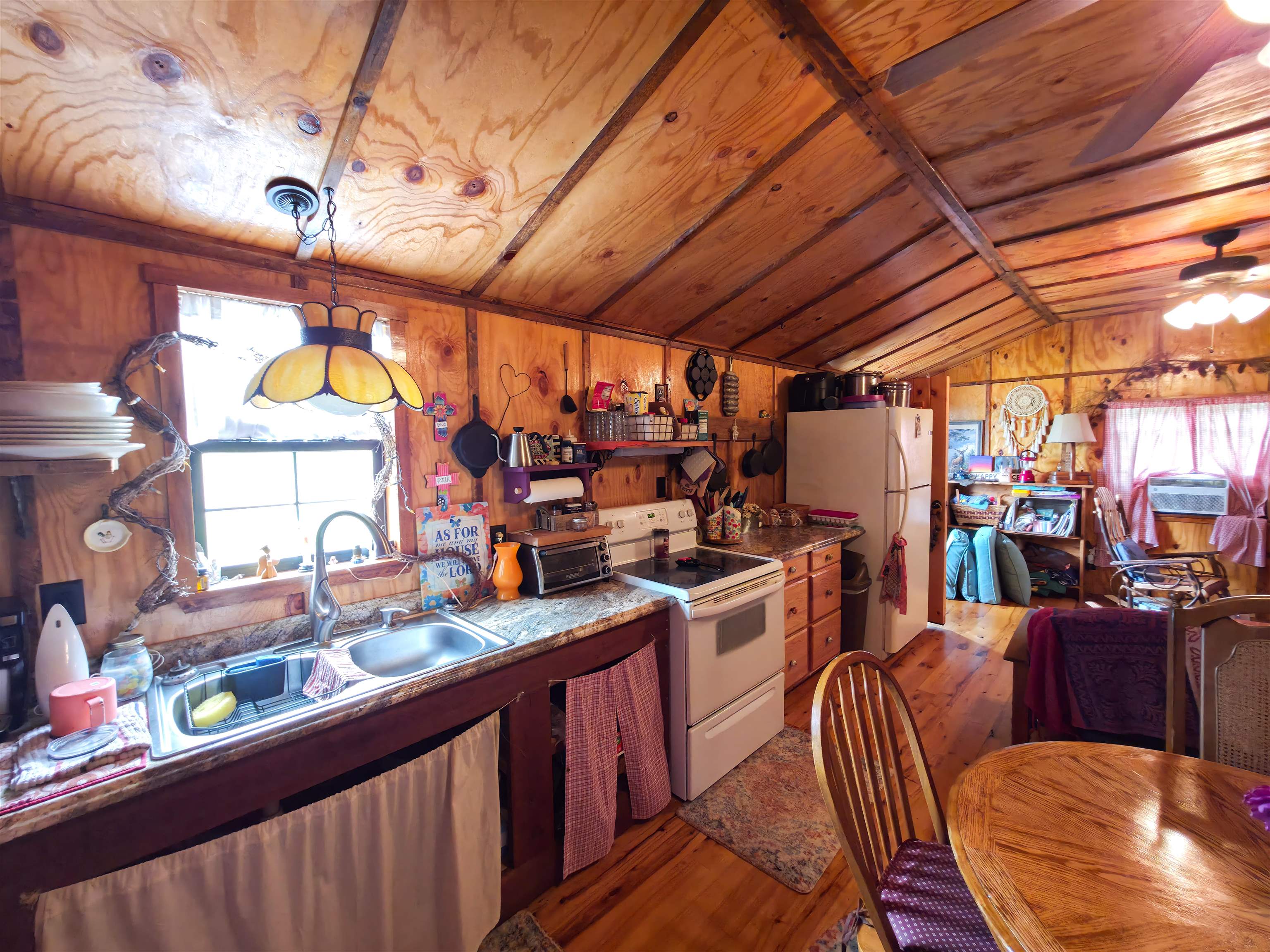 https://zimg.paragon.ice.com/ParagonImages/Property/PH/AABRKY/60756/13/0/0/9e3f4622c7e1b7f3fc4e91011280be90/0/d4af314e7be17106d0897623a3078676/60756-08107e9d-fe4d-4a23-b46c-d2d61d661ae3.JPG