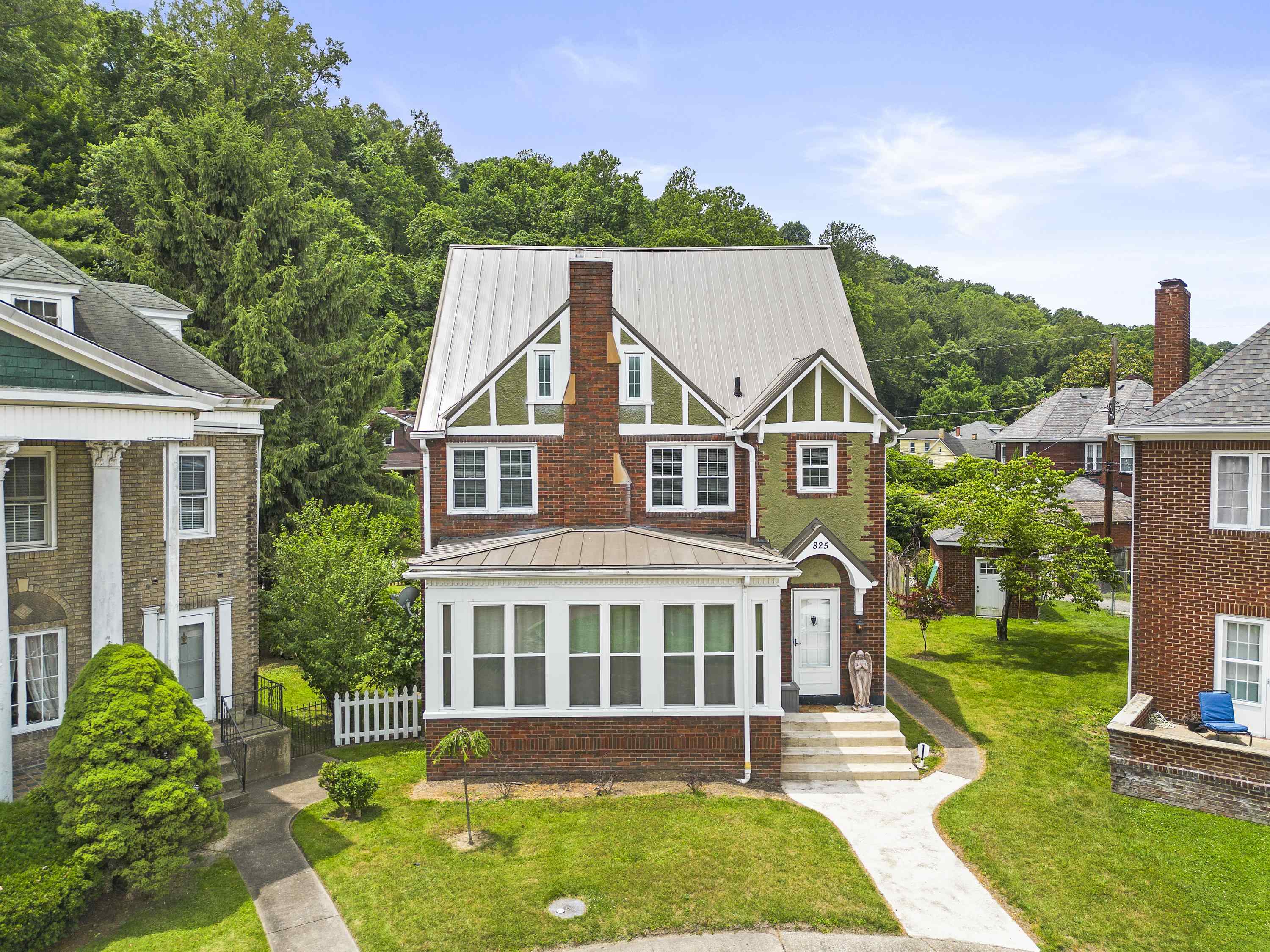 https://zimg.paragon.ice.com/ParagonImages/Property/PH/AABRKY/60758/1/0/0/24850521a318323ed5eff12c790db9d7/0/01ba86b54b1a6e7fc841fdb997f95e8b/60758-af6c41dc-8de0-49c5-b352-09274f1c47e6.JPG