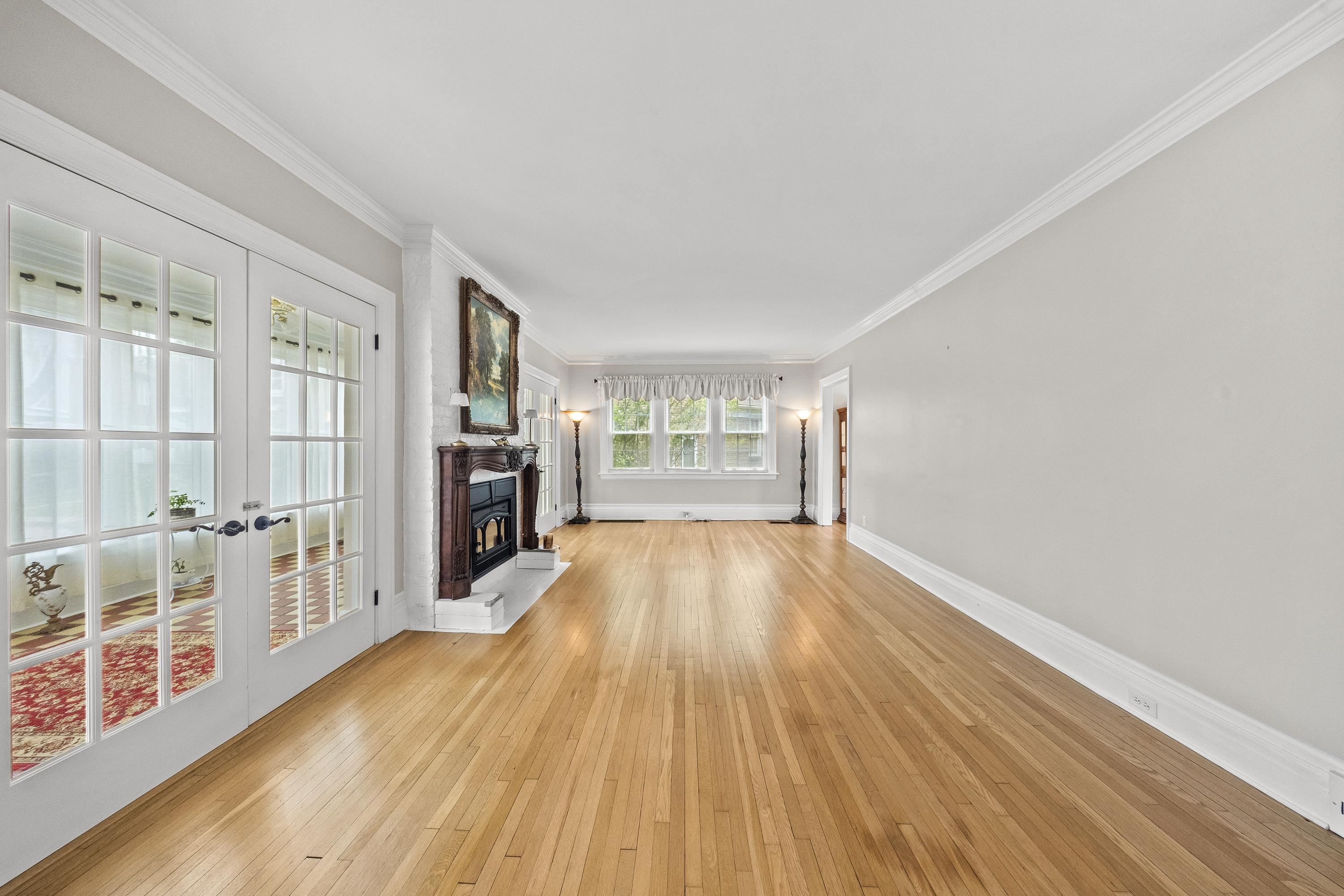 https://zimg.paragon.ice.com/ParagonImages/Property/PH/AABRKY/60758/5/0/0/d77d3cf5af14fb572dce966ae6fb4933/0/01ba86b54b1a6e7fc841fdb997f95e8b/60758-ae45f0f7-1f4c-4373-91a1-b64f25b85066.JPG