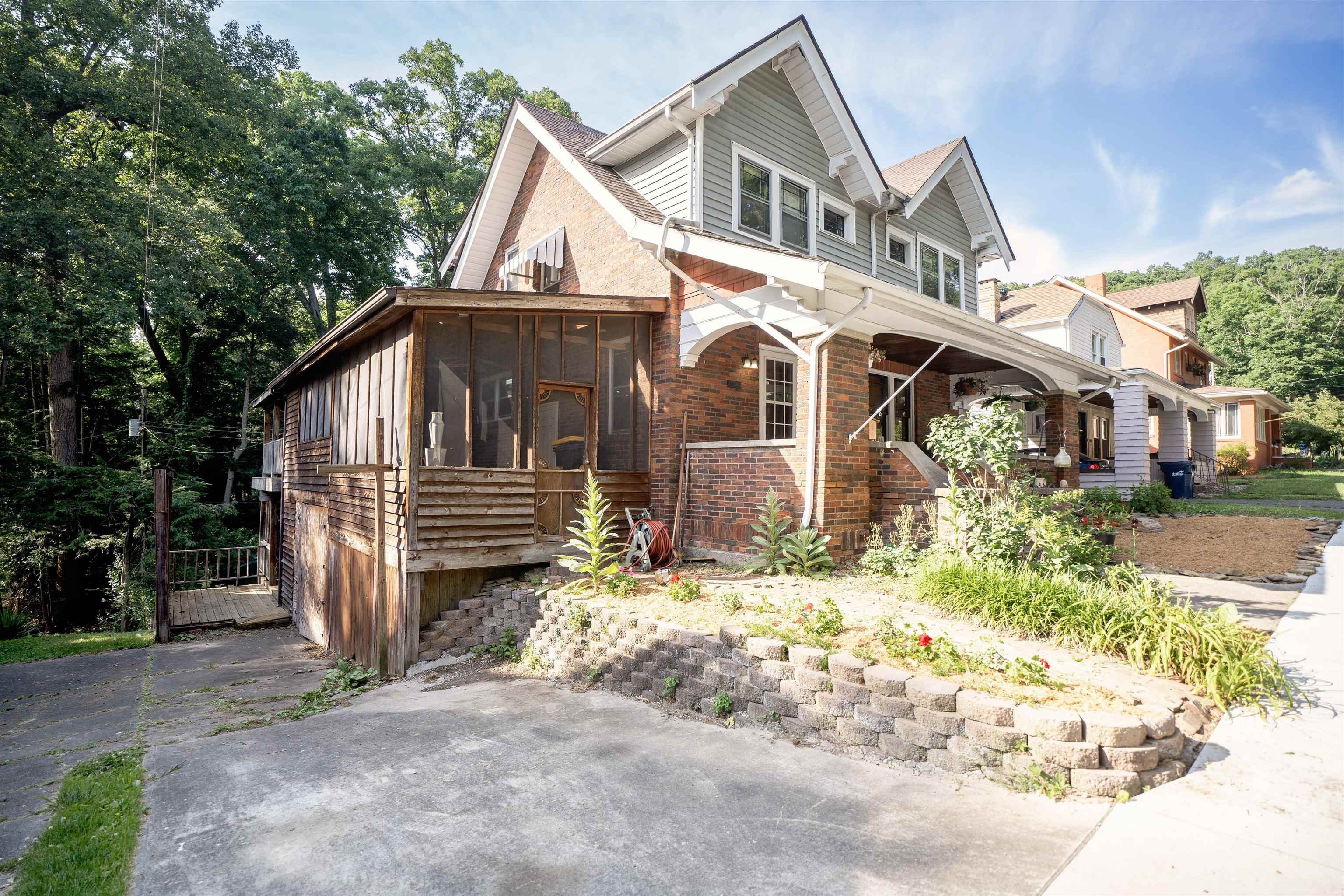 https://zimg.paragon.ice.com/ParagonImages/Property/PH/AABRKY/60759/4/0/0/2430b5c8f43c1b9a078c4cd9b7fec4a8/0/dacb15ddc37179b3291f4b314c44d0e9/60759-55a7e9a7-dbed-460c-8aa9-147c7d6506c7.JPG