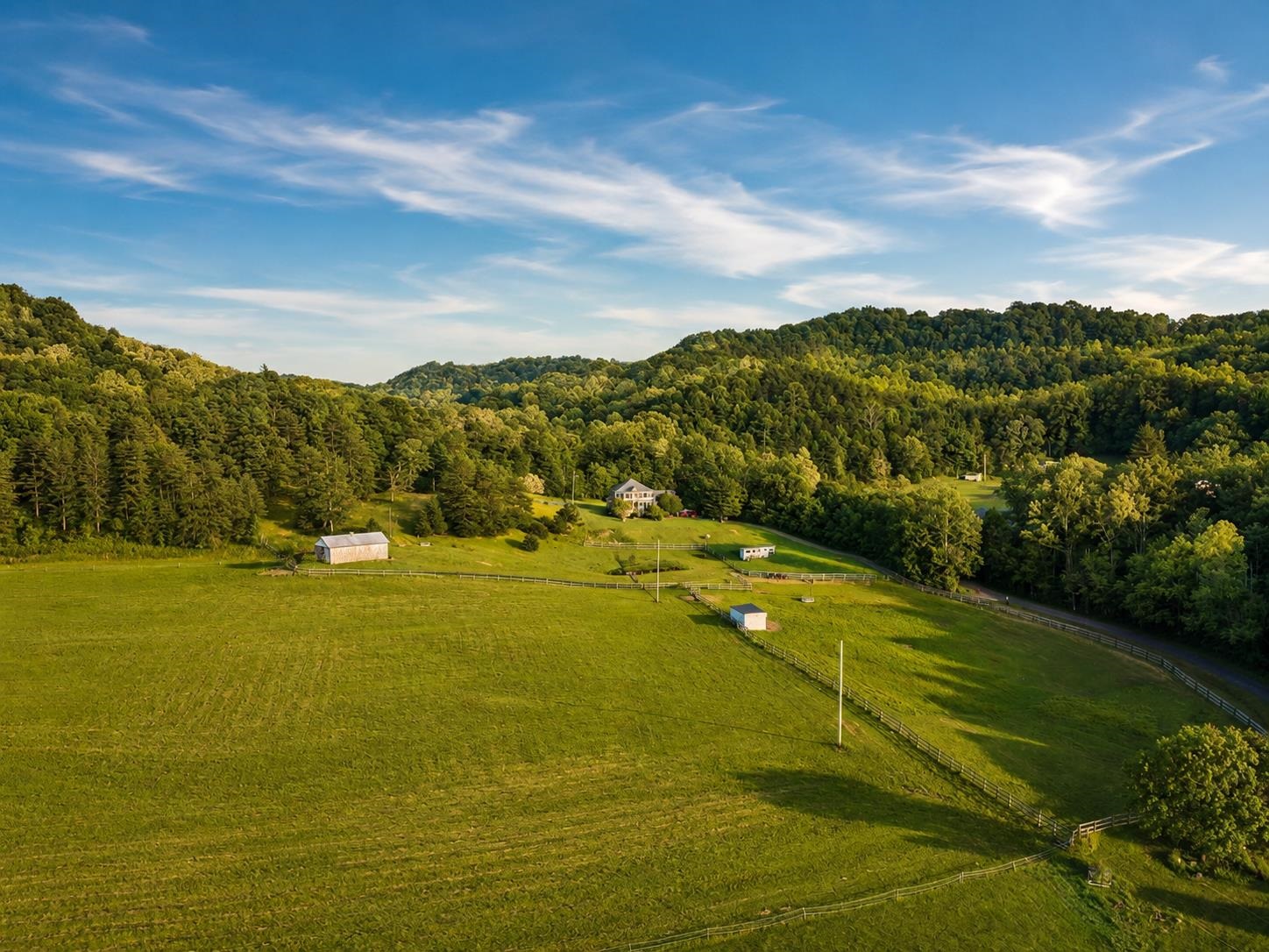 https://zimg.paragon.ice.com/ParagonImages/Property/PH/AABRKY/60765/1/0/0/c4e7f2f2a887cfb2456d860b58a01b50/0/0a33a440c41edfa5fa504f69d76c2d28/60765-1d5598b1-e844-4788-8af7-7f85c019000a.JPG