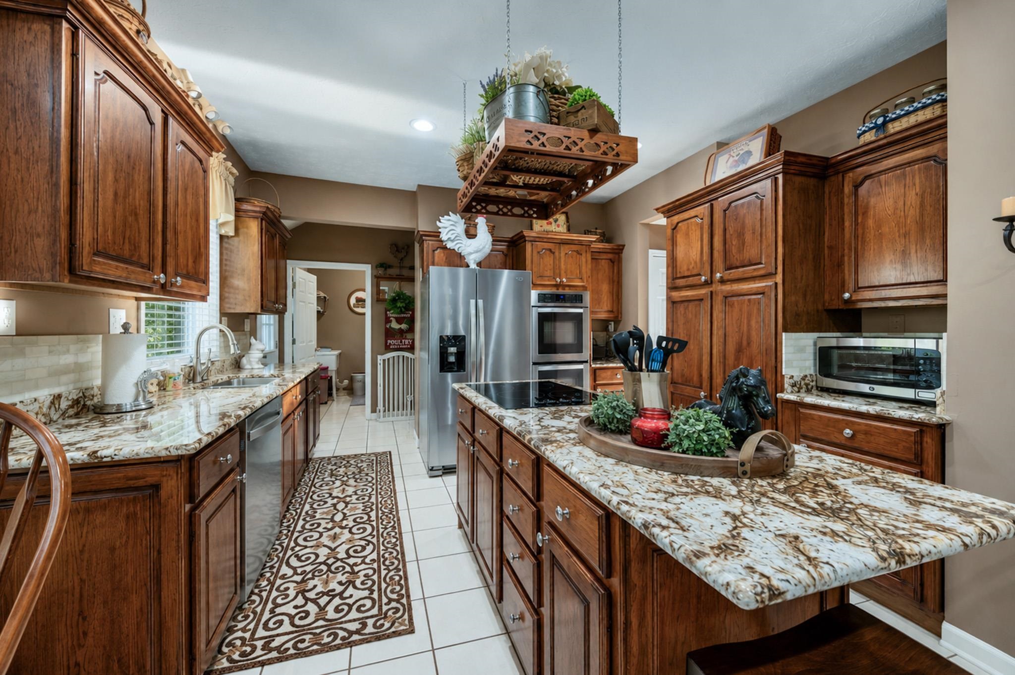 https://zimg.paragon.ice.com/ParagonImages/Property/PH/AABRKY/60765/10/0/0/a8f58e71ee02da9533e2906e0bb2cb6d/0/0a33a440c41edfa5fa504f69d76c2d28/60765-dacd8b70-1554-444f-b5b7-b9e9cca9a307.JPG