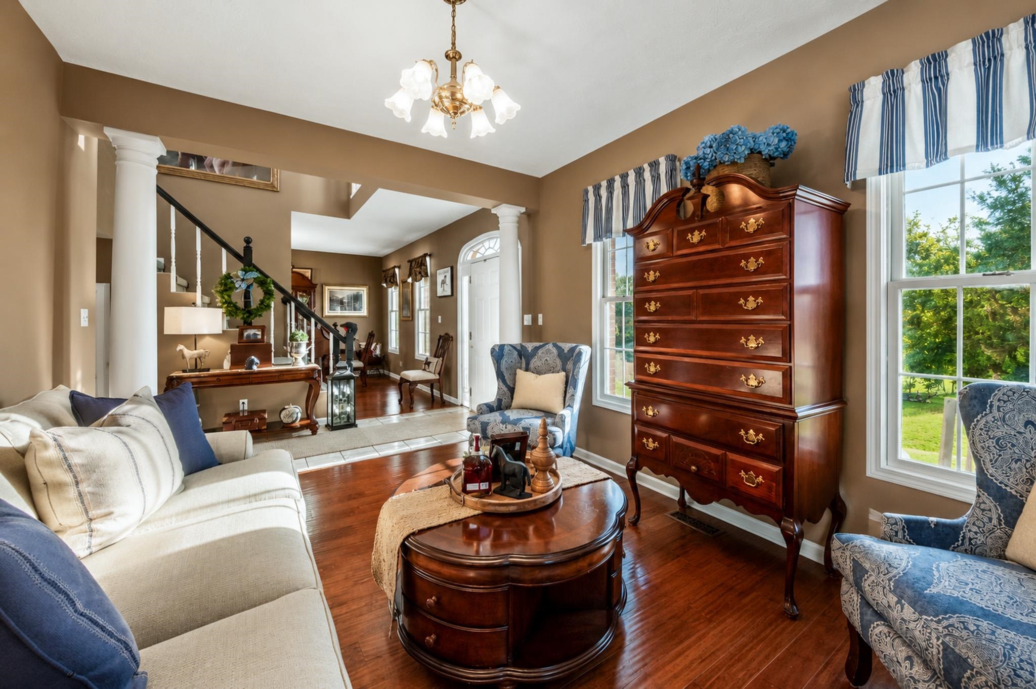 https://zimg.paragon.ice.com/ParagonImages/Property/PH/AABRKY/60765/3/0/0/1057545f2860bb849f17662160392533/0/0a33a440c41edfa5fa504f69d76c2d28/60765-633df965-b170-4ce0-8a4e-a6f081c88578.JPG