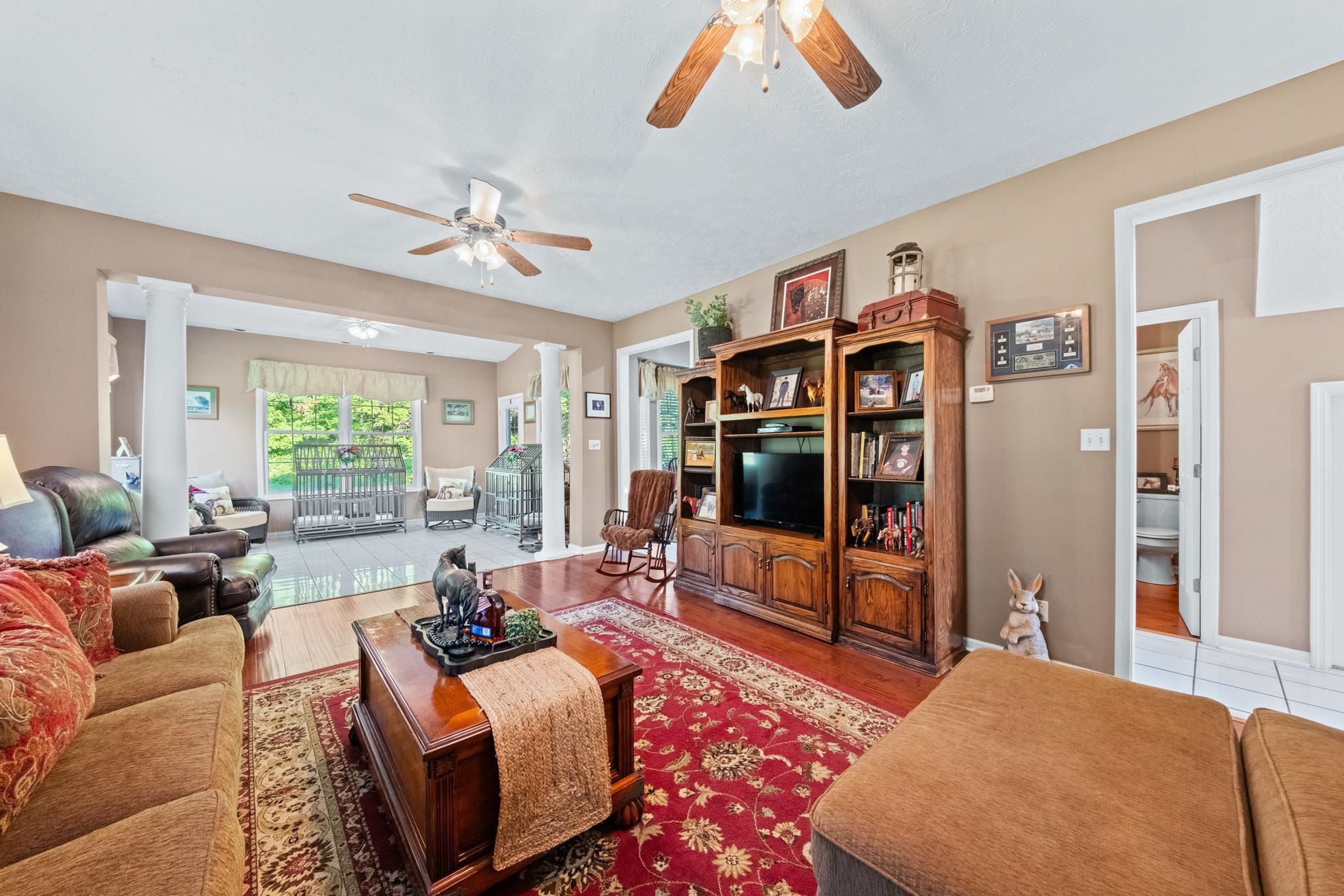 https://zimg.paragon.ice.com/ParagonImages/Property/PH/AABRKY/60765/8/0/0/6e522824d974a2eee4d1ad76027db4c8/0/0a33a440c41edfa5fa504f69d76c2d28/60765-cd0fedbc-3ec5-4d2f-af43-655c5db11b3d.JPG