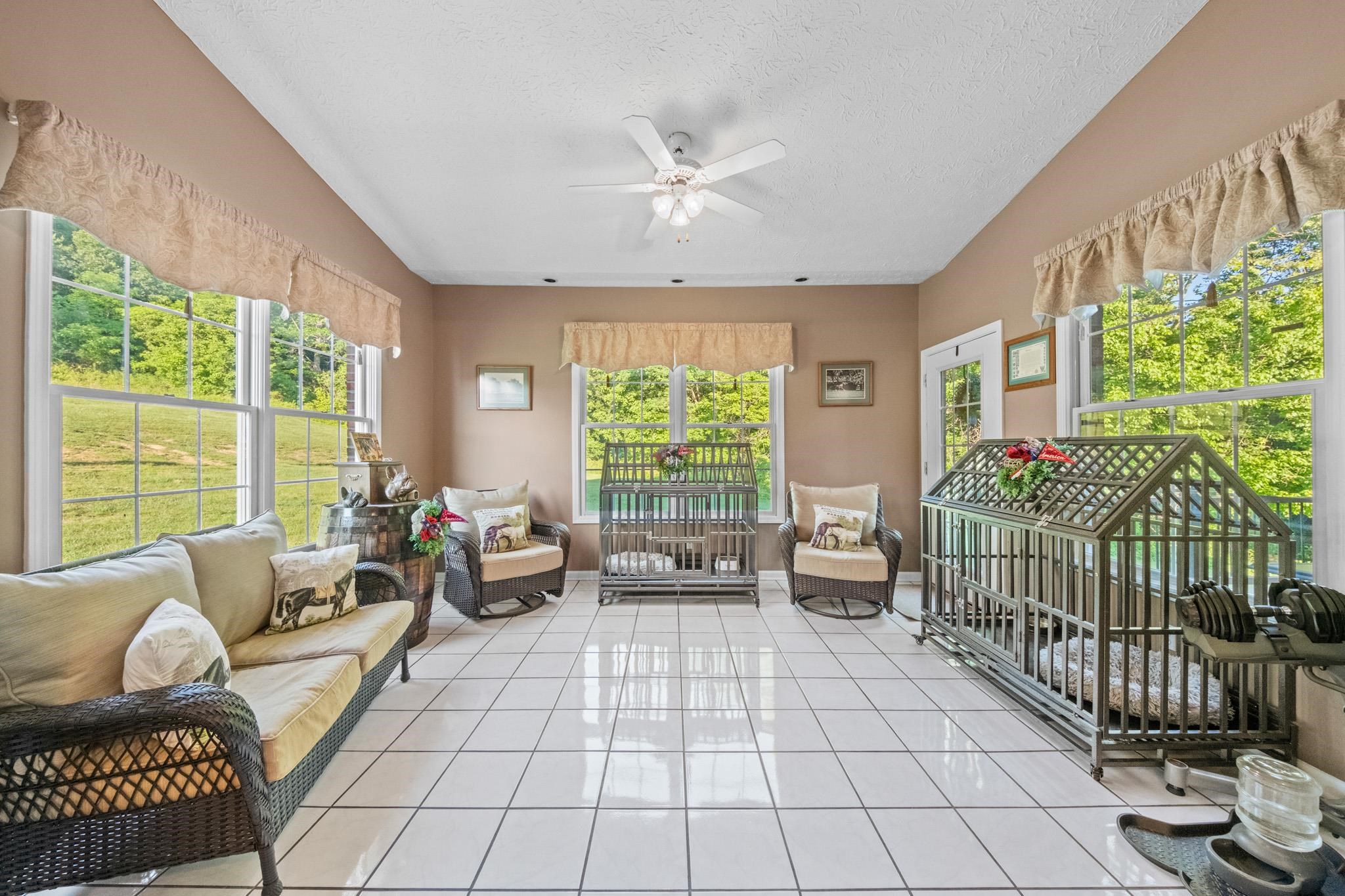 https://zimg.paragon.ice.com/ParagonImages/Property/PH/AABRKY/60765/9/0/0/0f41dec231c6fe26c610a9d48585b547/0/0a33a440c41edfa5fa504f69d76c2d28/60765-f9054b1d-33b9-4dad-9bb6-d8593b6b9bf2.JPG