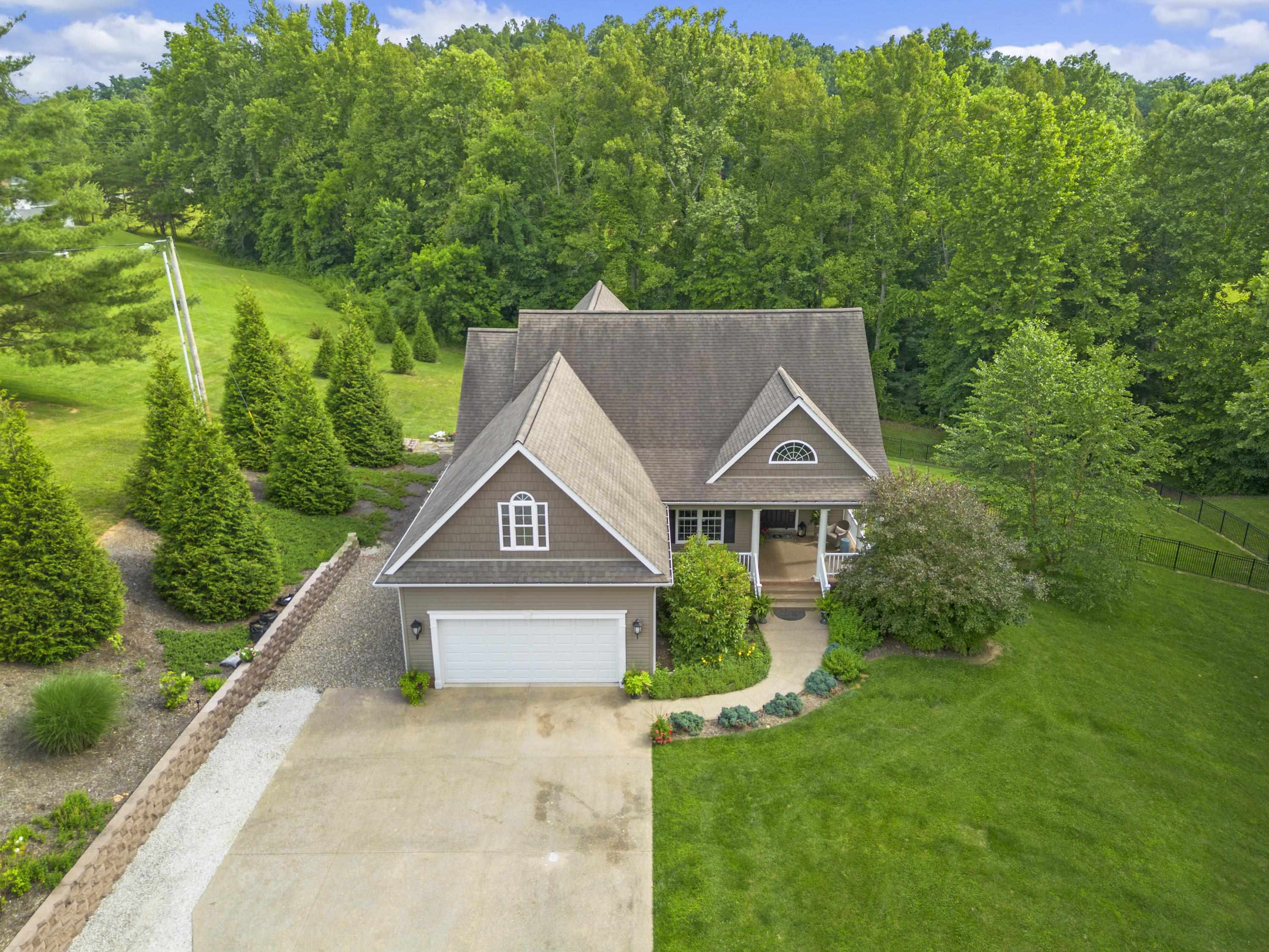 https://zimg.paragon.ice.com/ParagonImages/Property/PH/AABRKY/60766/4/0/0/4febce822dbd1d96a598aafd26bca761/0/e99a3d79c464c3681b444afd10e62258/60766-25aa1bca-ea7a-4580-98be-85504278aa87.JPG