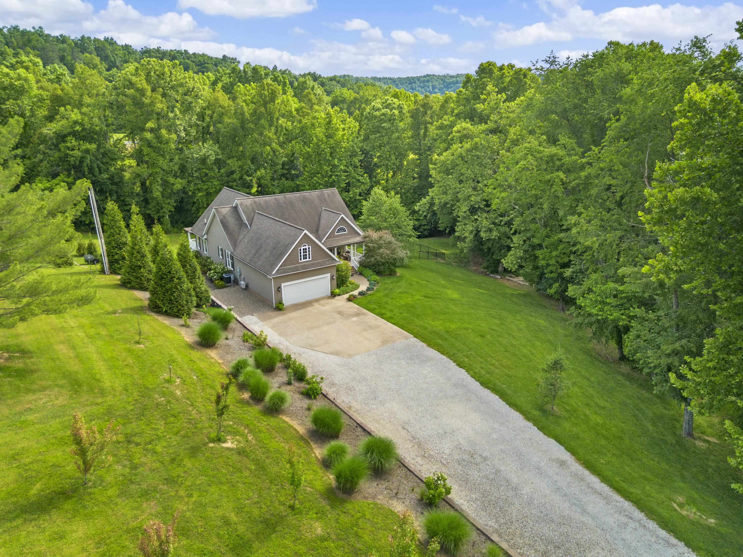 https://zimg.paragon.ice.com/ParagonImages/Property/PH/AABRKY/60766/5/0/0/f3de6b8d910cac961ac3b5b65dbefdca/0/e99a3d79c464c3681b444afd10e62258/60766-125c8055-ef79-4e5a-8529-0ec7f369d64b.JPG