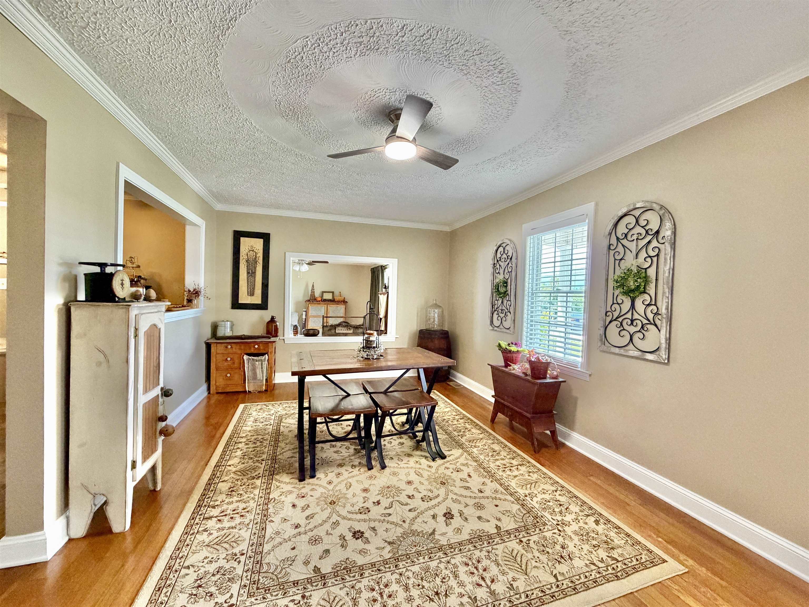 https://zimg.paragon.ice.com/ParagonImages/Property/PH/AABRKY/60767/3/0/0/14516928914ac54a13a57b02040607d6/0/38271144f3796bb36a4c6c72e0a6234f/60767-c649d187-0452-4c55-a7cc-2ff7077fdbb2.JPG