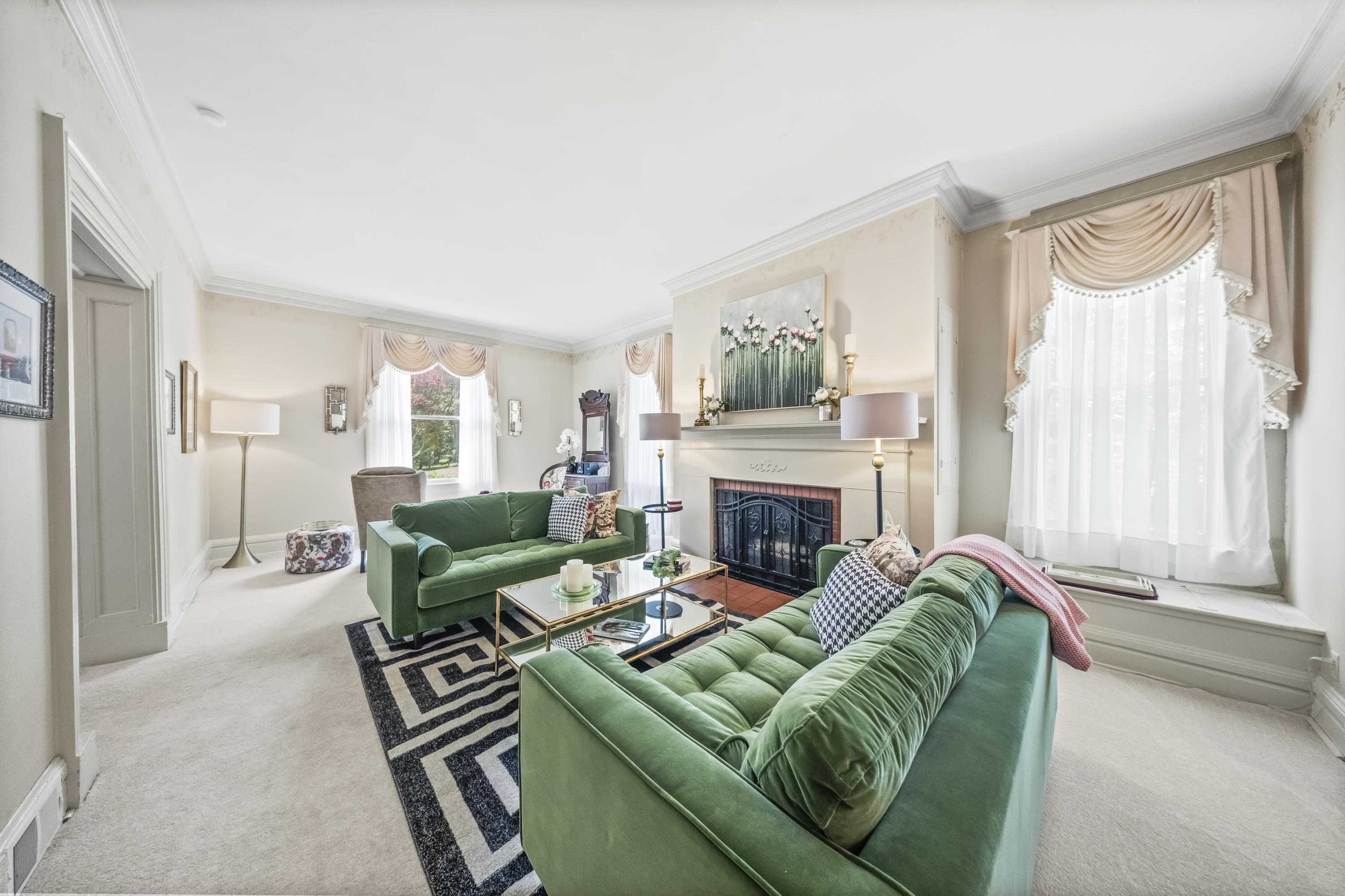 https://zimg.paragon.ice.com/ParagonImages/Property/PH/AABRKY/60772/10/0/0/30dfb6a5ad185567b71cbdcea80116b8/0/b12d3621c7d0bbc6f093199f19542d0f/60772-025ffb74-1e7a-4caa-9ae7-cea86d785d31.JPG