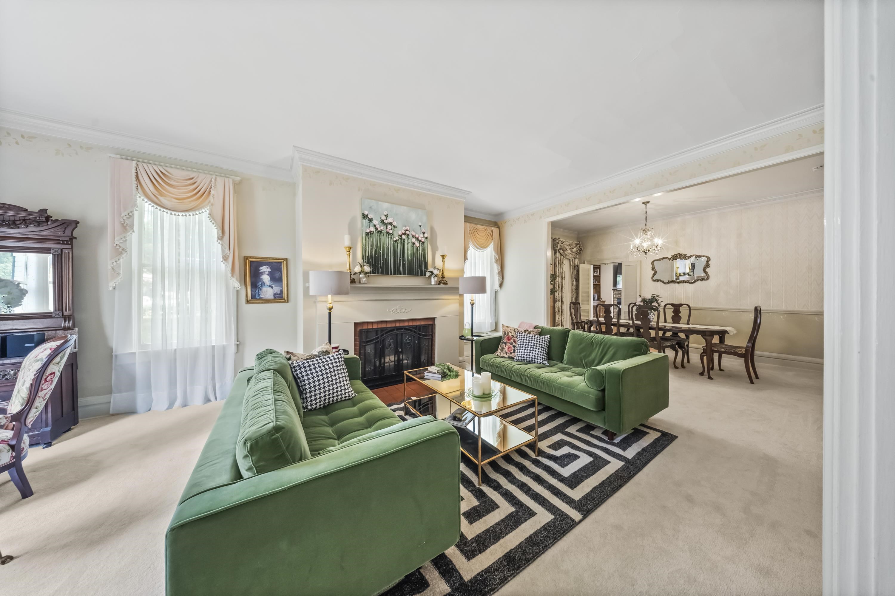 https://zimg.paragon.ice.com/ParagonImages/Property/PH/AABRKY/60772/11/0/0/a44a6c40fc4b073bb222531138953edc/0/b12d3621c7d0bbc6f093199f19542d0f/60772-8a76240a-3b05-423e-b5a5-37a5f70966b3.JPG