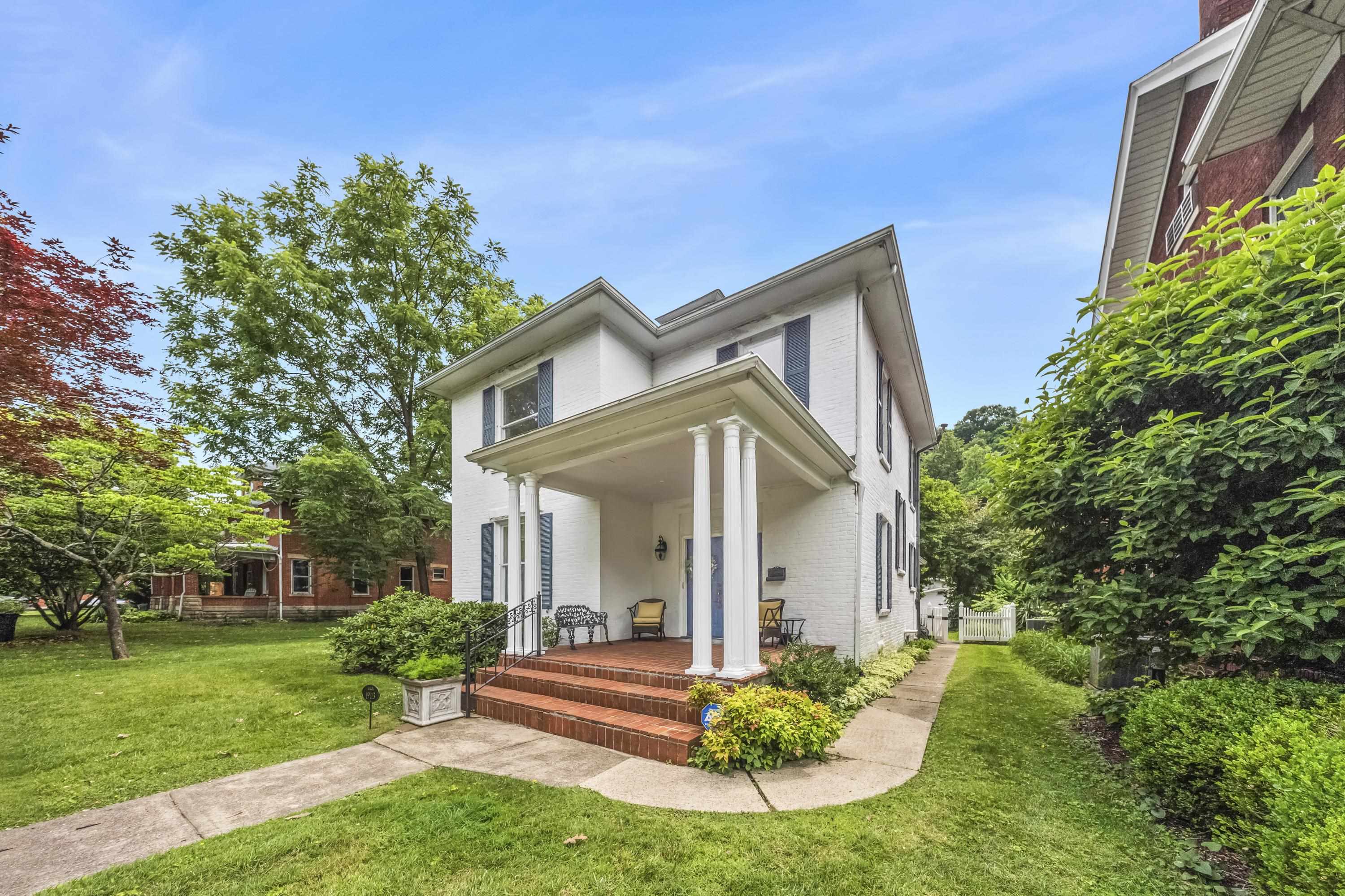 https://zimg.paragon.ice.com/ParagonImages/Property/PH/AABRKY/60772/4/0/0/325b0ded5749c9c9bf76ab0148b341c1/0/b12d3621c7d0bbc6f093199f19542d0f/60772-f390dbeb-cf54-4e22-a3d6-11d737599e81.JPG