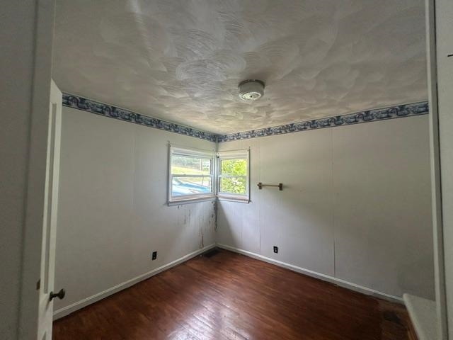 https://zimg.paragon.ice.com/ParagonImages/Property/PH/AABRKY/60773/12/0/0/49e9595f734930ddc6fd8bef77fe60a4/0/489a293422404fb06fae8e98ebbaf89d/60773-4704c64f-791b-4554-9e76-49f555eacfe1.JPG