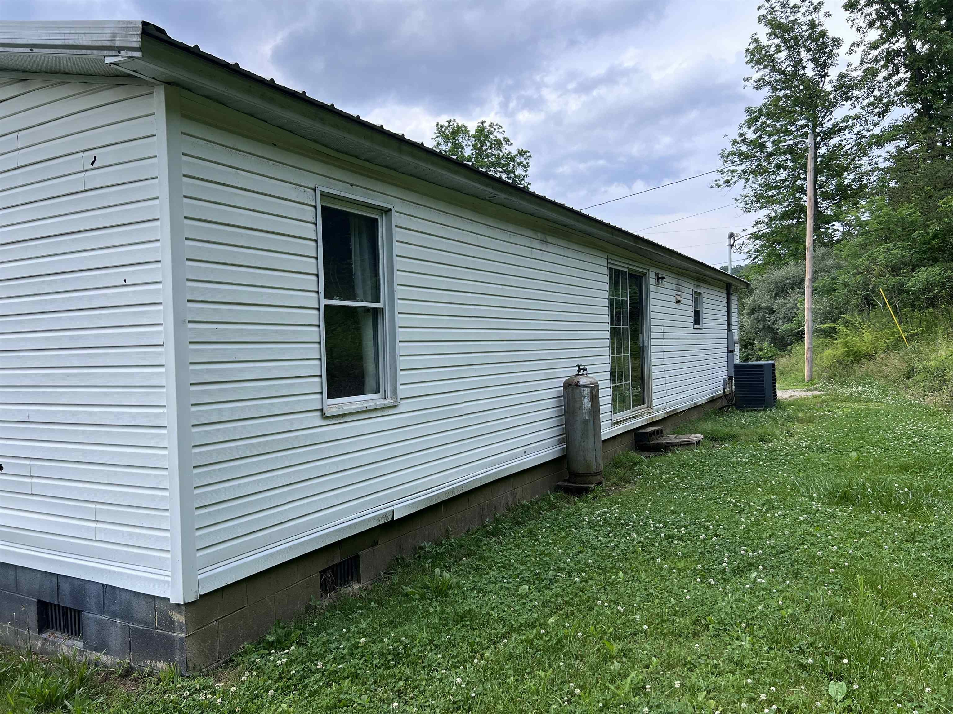 https://zimg.paragon.ice.com/ParagonImages/Property/PH/AABRKY/60774/9/0/0/87b7ba3397ee0522724687378bad6bf2/0/cf5becd3b06f5323ec0349e6b4d6711f/60774-af491965-9501-46ac-bf8b-e1b87e97a1d3.JPG