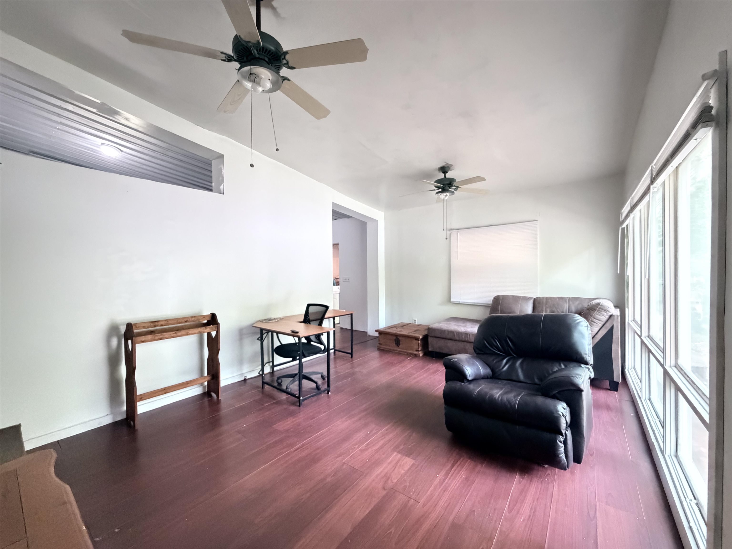 https://zimg.paragon.ice.com/ParagonImages/Property/PH/AABRKY/60775/2/0/0/b412a1045f1dbc95d67900f4ccb31996/0/b01790918c2629b18f155f4979c88d6b/60775-30139ac0-3181-479d-bbbd-d02c57b46a17.JPG