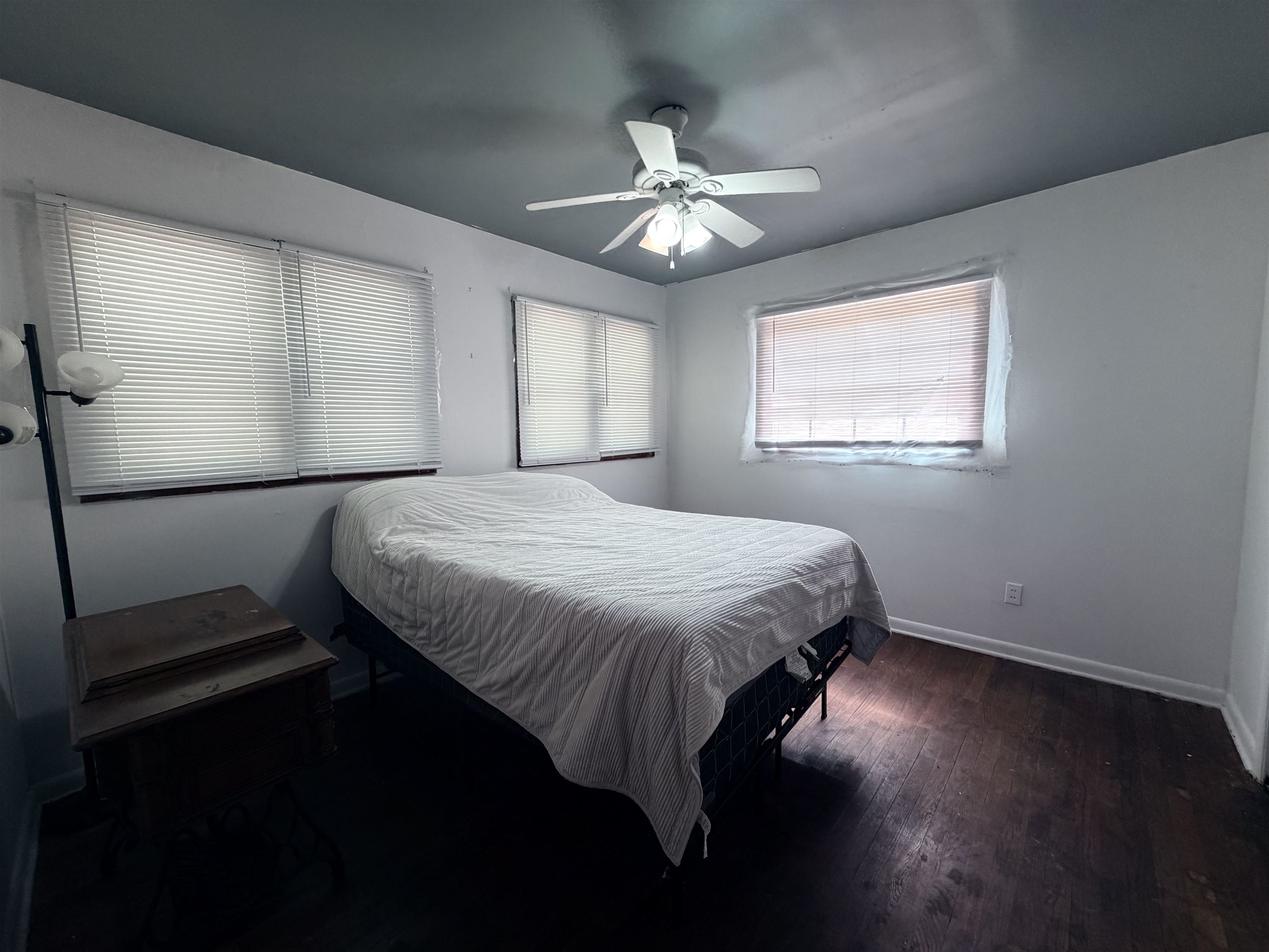 https://zimg.paragon.ice.com/ParagonImages/Property/PH/AABRKY/60775/8/0/0/74ea8b15c7a7880eb94d7ee10af65334/0/b01790918c2629b18f155f4979c88d6b/60775-c3bfb833-8e37-4390-8f1f-c1d8040cb9f2.JPG
