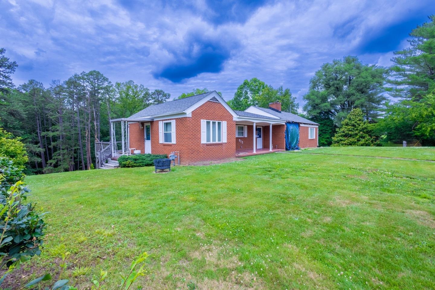 https://zimg.paragon.ice.com/ParagonImages/Property/PH/AABRKY/60776/1/0/0/7d8447ac68dc121c92f87c832861b6bc/0/a17e309f821f9f0a2113049fca42425b/60776-98bd5814-322d-4892-938b-1e24d7857445.JPG