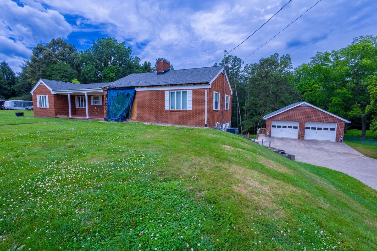 https://zimg.paragon.ice.com/ParagonImages/Property/PH/AABRKY/60776/2/0/0/f642cdd8207743e2988aee9741fe188a/0/a17e309f821f9f0a2113049fca42425b/60776-2c1451ba-cb5f-4c88-9663-4e0aae14f39b.JPG