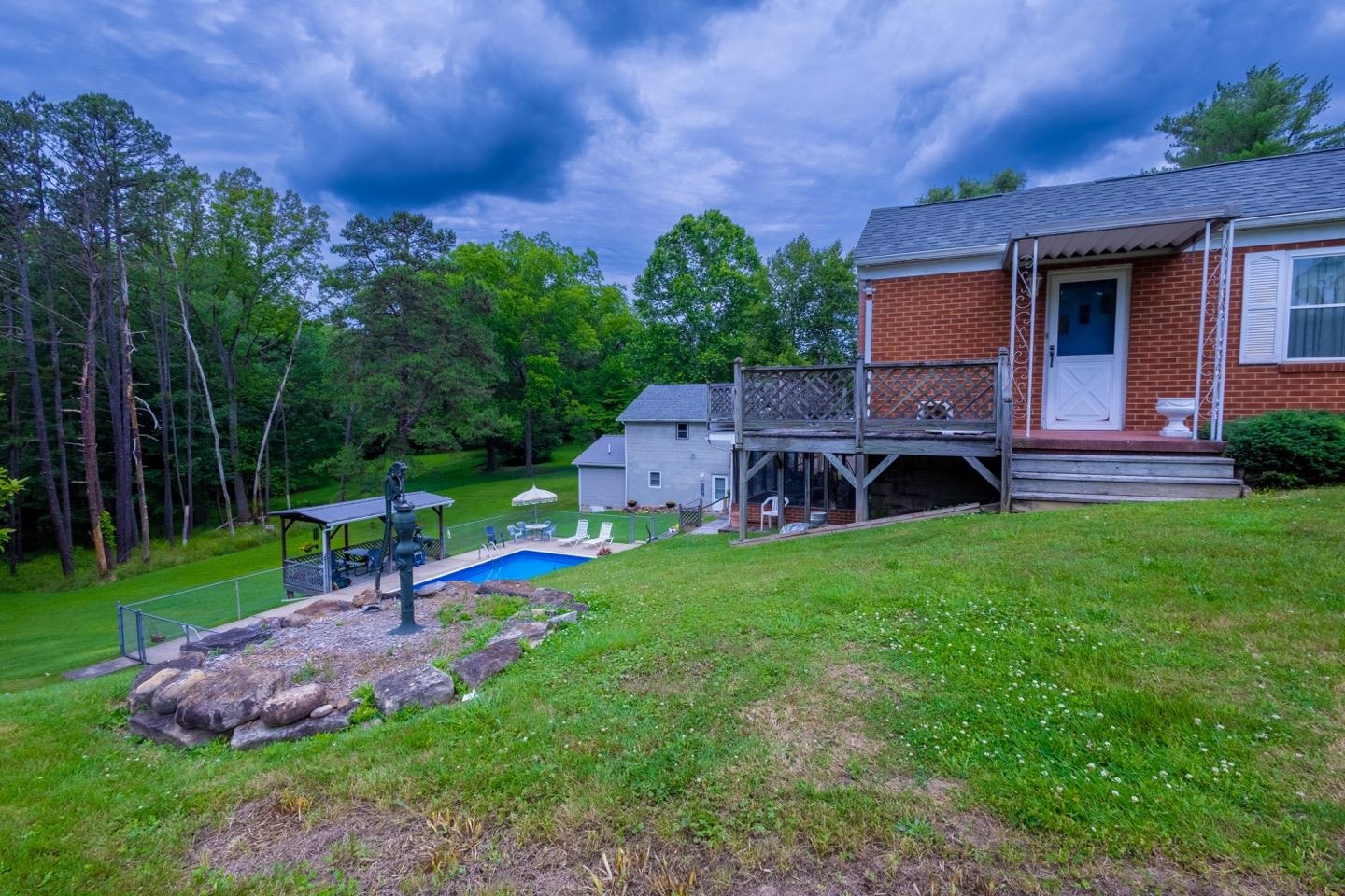 https://zimg.paragon.ice.com/ParagonImages/Property/PH/AABRKY/60776/3/0/0/25971c0c01ac47d247b9c1a6baf1d6b9/0/a17e309f821f9f0a2113049fca42425b/60776-f8489788-442f-4cb8-be14-065753cc79ef.JPG