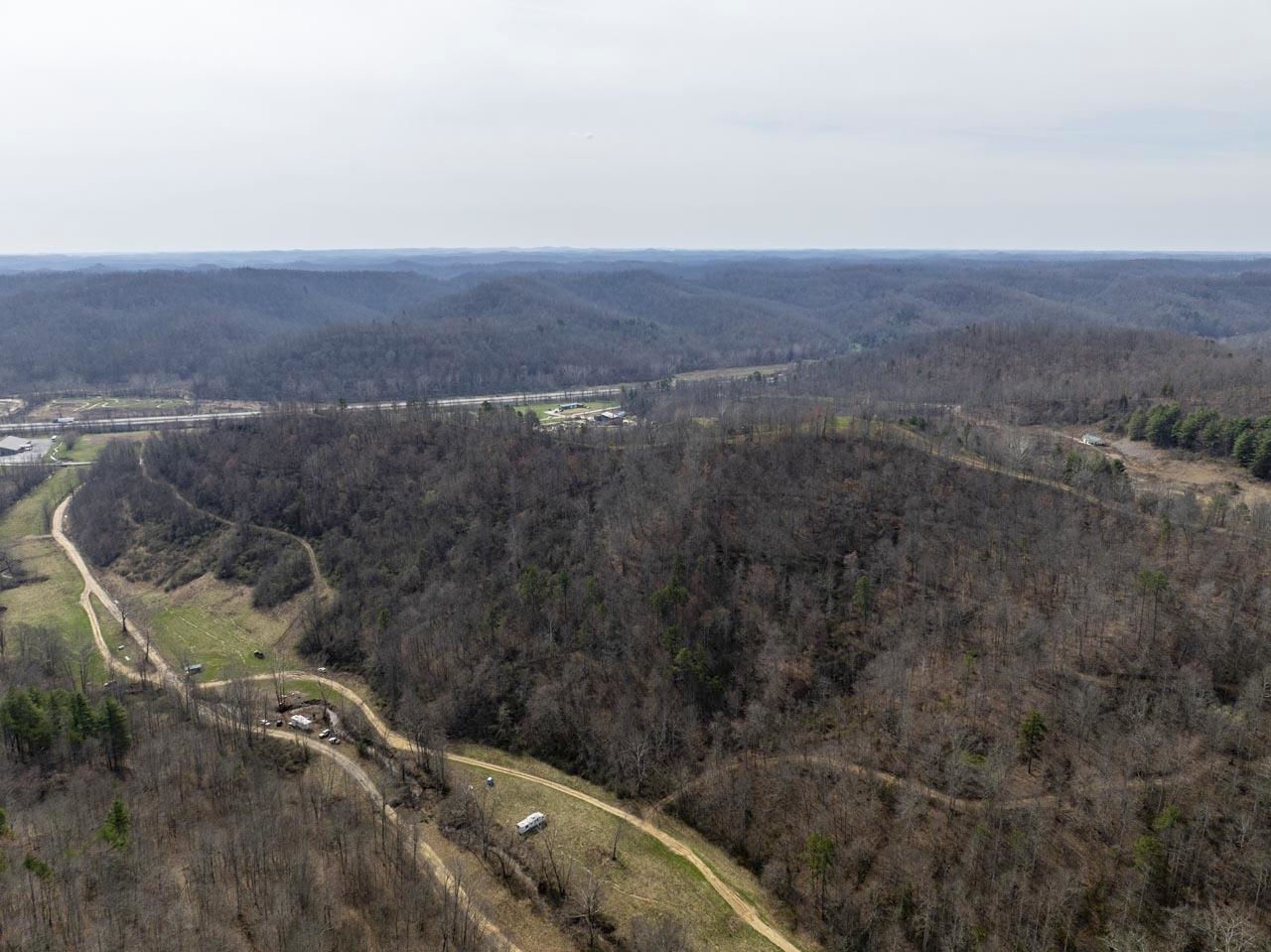 https://zimg.paragon.ice.com/ParagonImages/Property/PH/AABRKY/60777/12/0/0/c2abf2237ed73810799761da584b7a6d/0/ed88e28de82fafda04b8a18a452f4b35/60777-c80c4ca6-eb57-4c69-8566-7d81695873c3.JPG