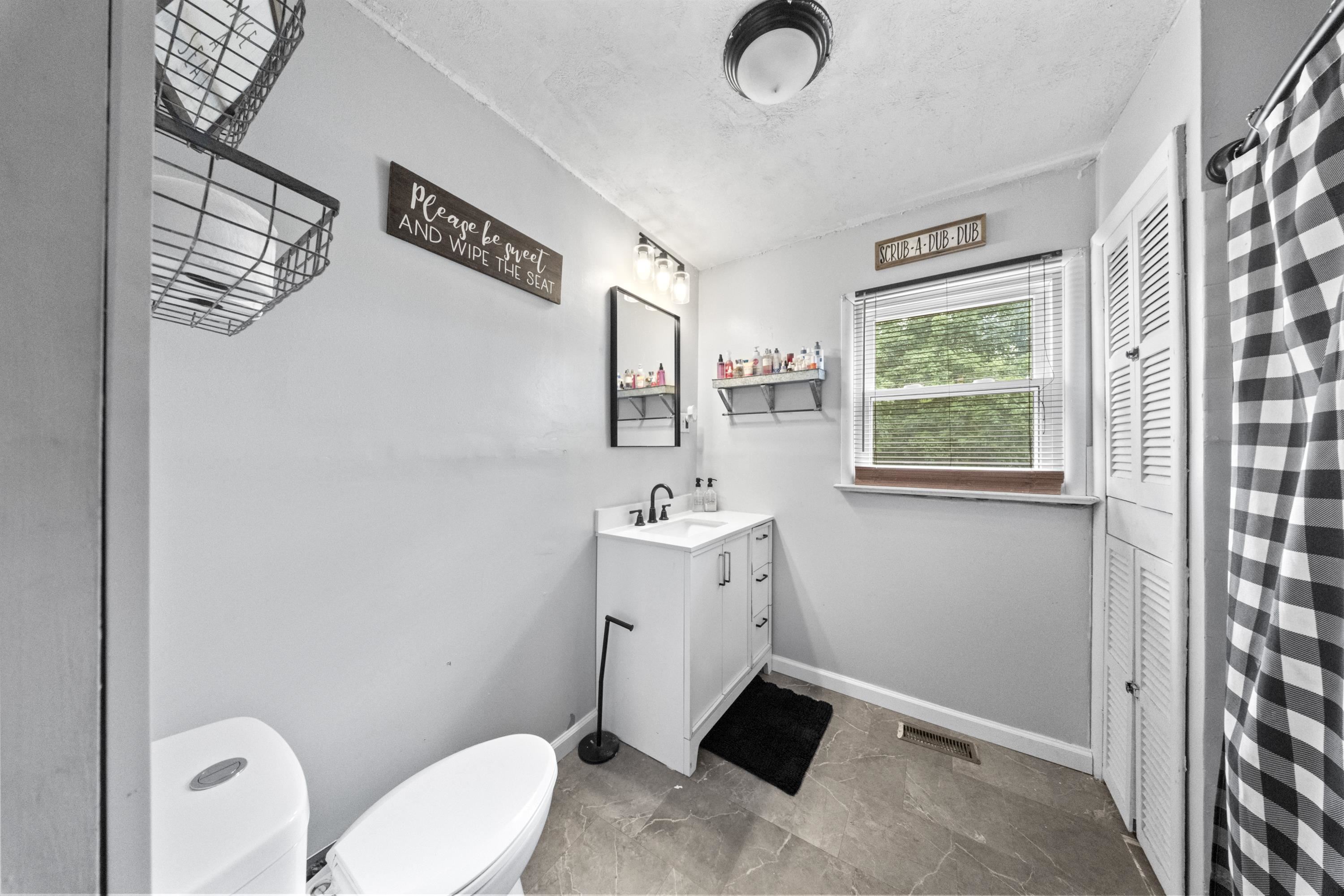 https://zimg.paragon.ice.com/ParagonImages/Property/PH/AABRKY/60781/9/0/0/83308c1cdefcedfebc41b78a4ebca82b/0/57f379aa4407ec41eff179b4f38167cf/60781-686a960a-a979-4821-b977-d5f52ed1b73a.JPG