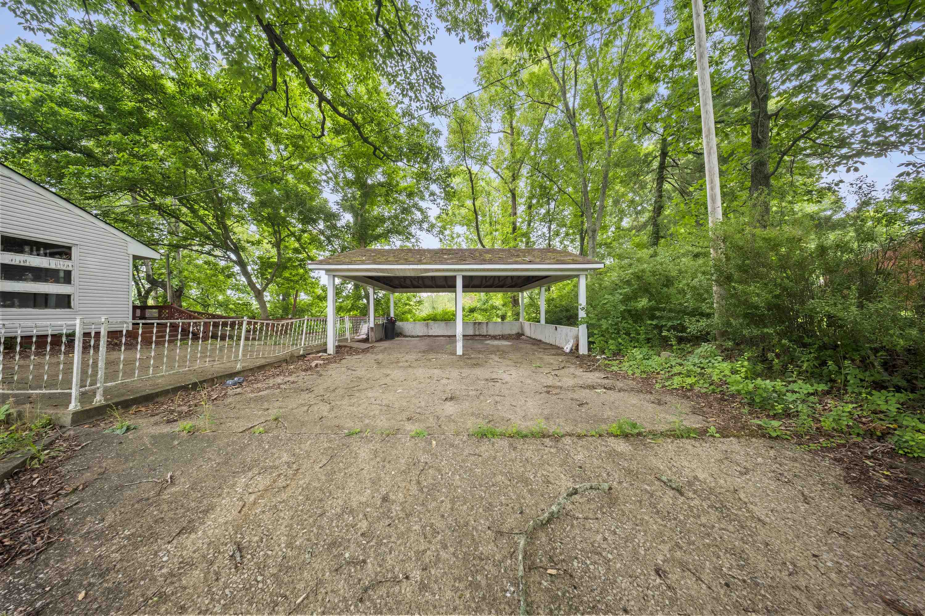 https://zimg.paragon.ice.com/ParagonImages/Property/PH/AABRKY/60798/3/0/0/13cd4e15f8dbc6bd6b2f4777d53b2849/0/824390687d6b18899bc75ebee9a156bf/60798-ed8db19d-20b8-4e7c-8edf-641cac26eeac.JPG