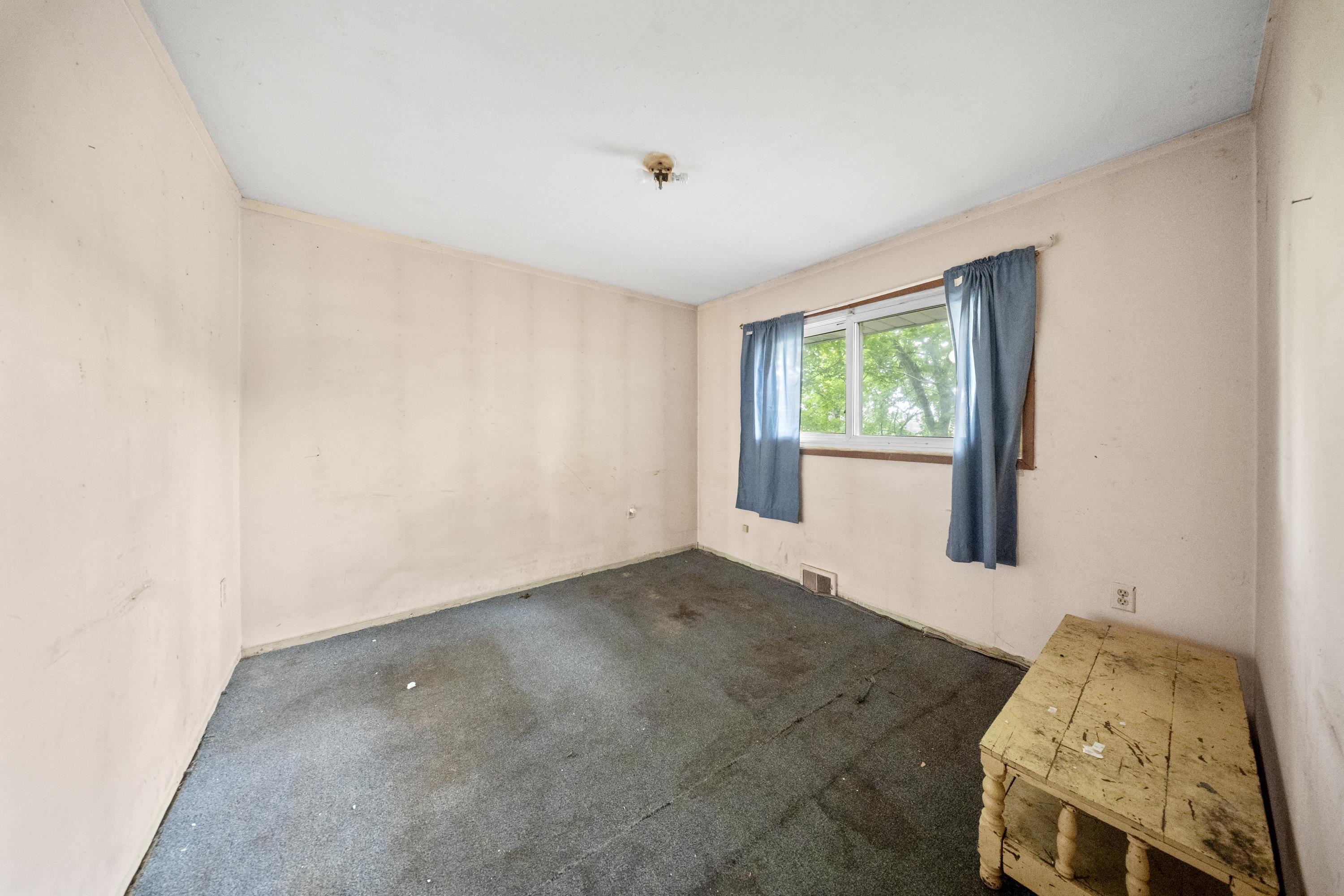 https://zimg.paragon.ice.com/ParagonImages/Property/PH/AABRKY/60798/6/0/0/a0b4146f76936e85aa48b3ae876a0f24/0/824390687d6b18899bc75ebee9a156bf/60798-b94b35c1-1e4a-44f5-80ca-f44dc2d7d55a.JPG
