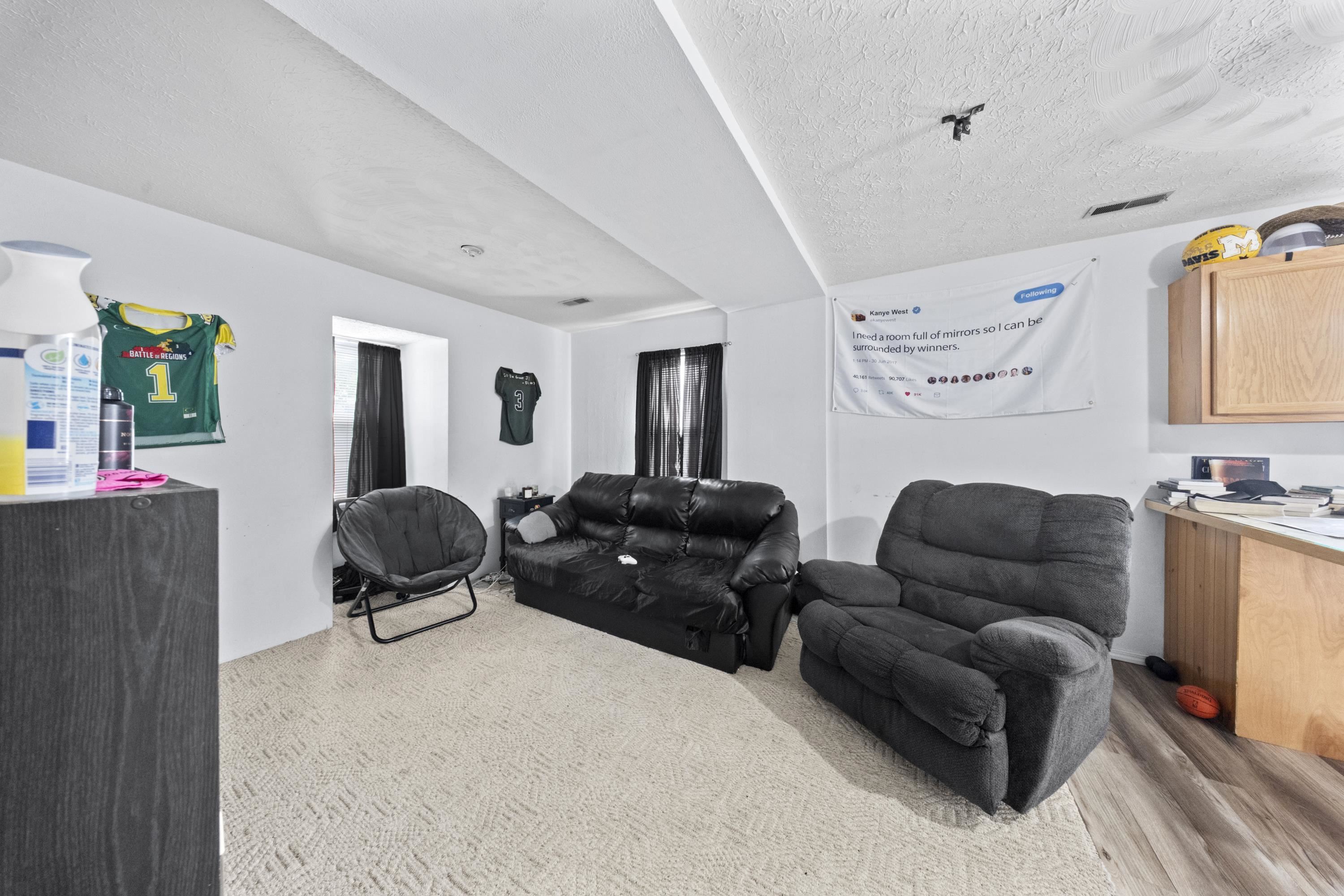 https://zimg.paragon.ice.com/ParagonImages/Property/PH/AABRKY/60800/10/0/0/8d64500c501b39dc7cae513dbcdc85ee/0/988f8b4af7d5b079814ec1437f4a7a52/60800-17fdc021-4b05-4c6b-b53d-3f5932f7ae76.JPG
