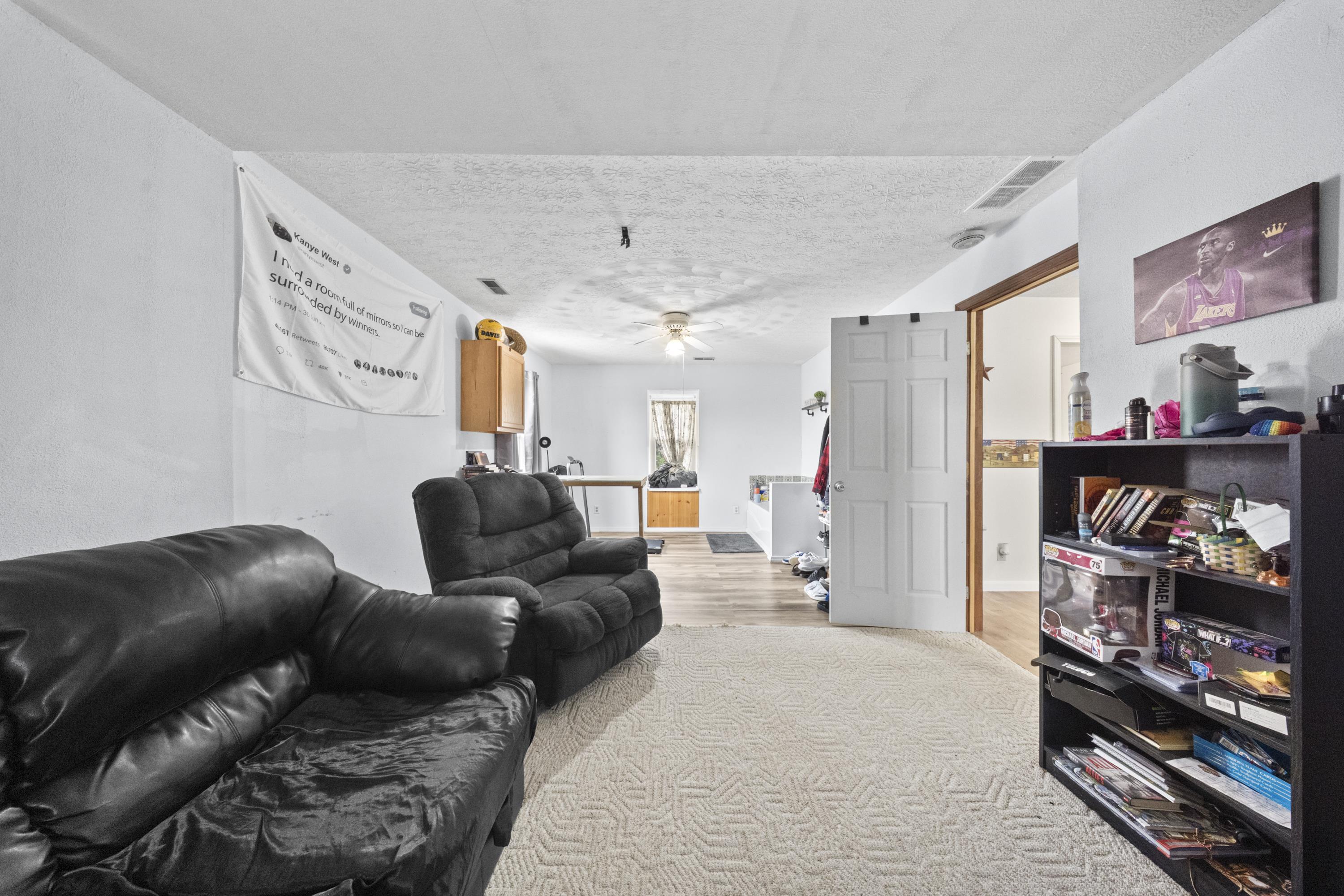 https://zimg.paragon.ice.com/ParagonImages/Property/PH/AABRKY/60800/11/0/0/a70efeac2385ea68d8541b4ec2f07569/0/988f8b4af7d5b079814ec1437f4a7a52/60800-98415cbb-00ec-4848-a9c5-22c1073588fb.JPG